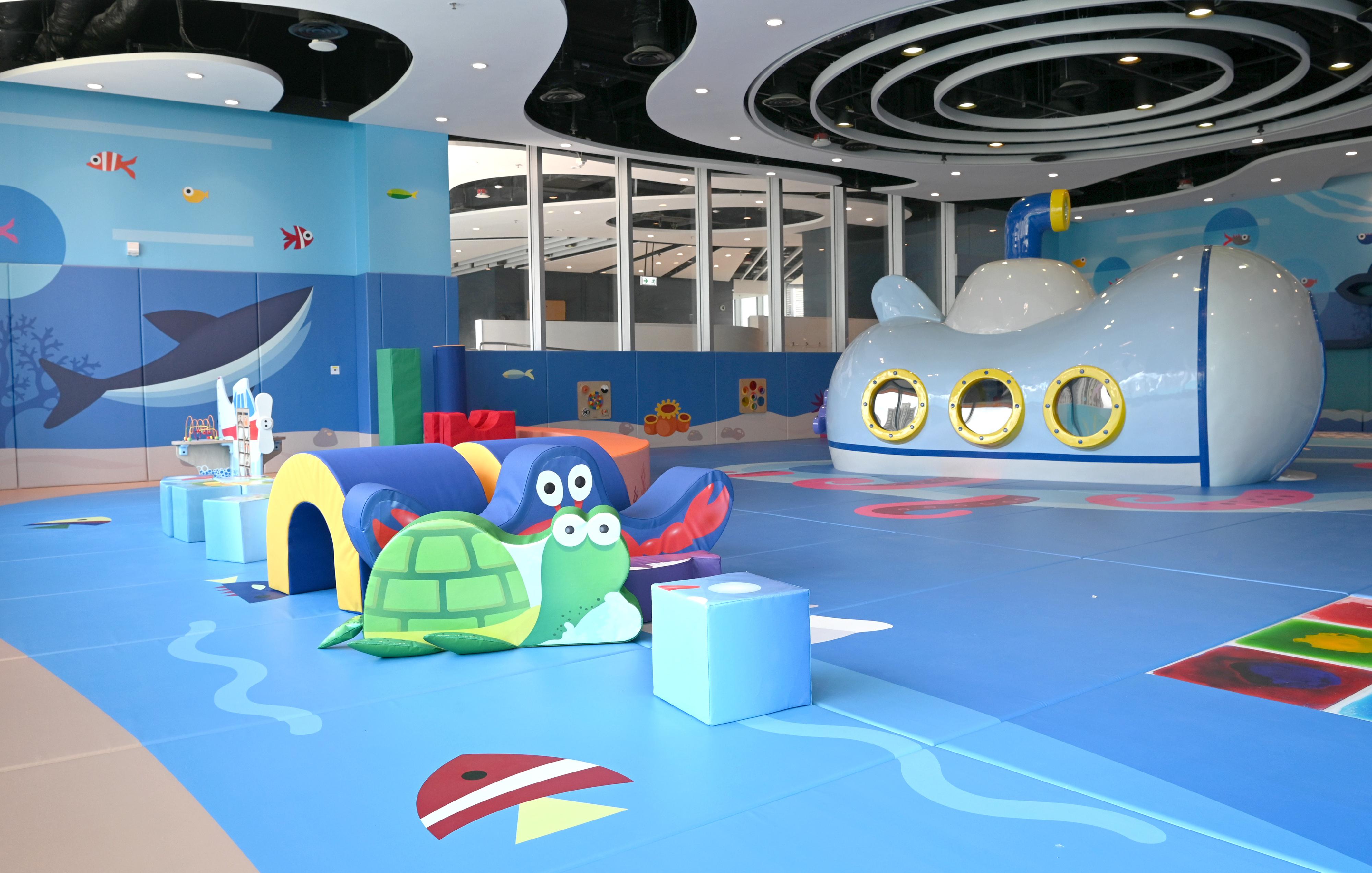 The newly built Tung Cheong Street Sports Centre, managed by the Leisure and Cultural Services Department, will open for public use on August 15 (Monday), providing a wide range of leisure and sports facilities. Photo shows the children's play room.