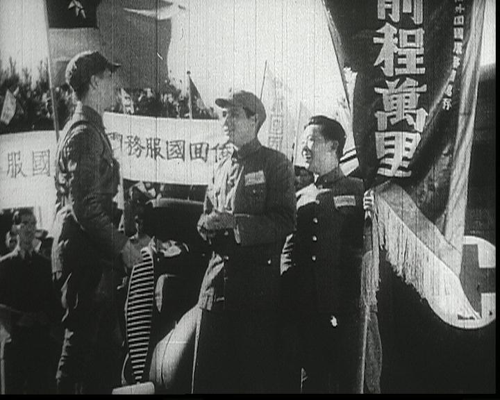 康樂及文化事務署香港電影資料館將舉辦「抗戰影像回眸」專題節目，於九月三日免費放映《前程萬里》（1941）及《路》（1959）。圖示《前程萬里》劇照。