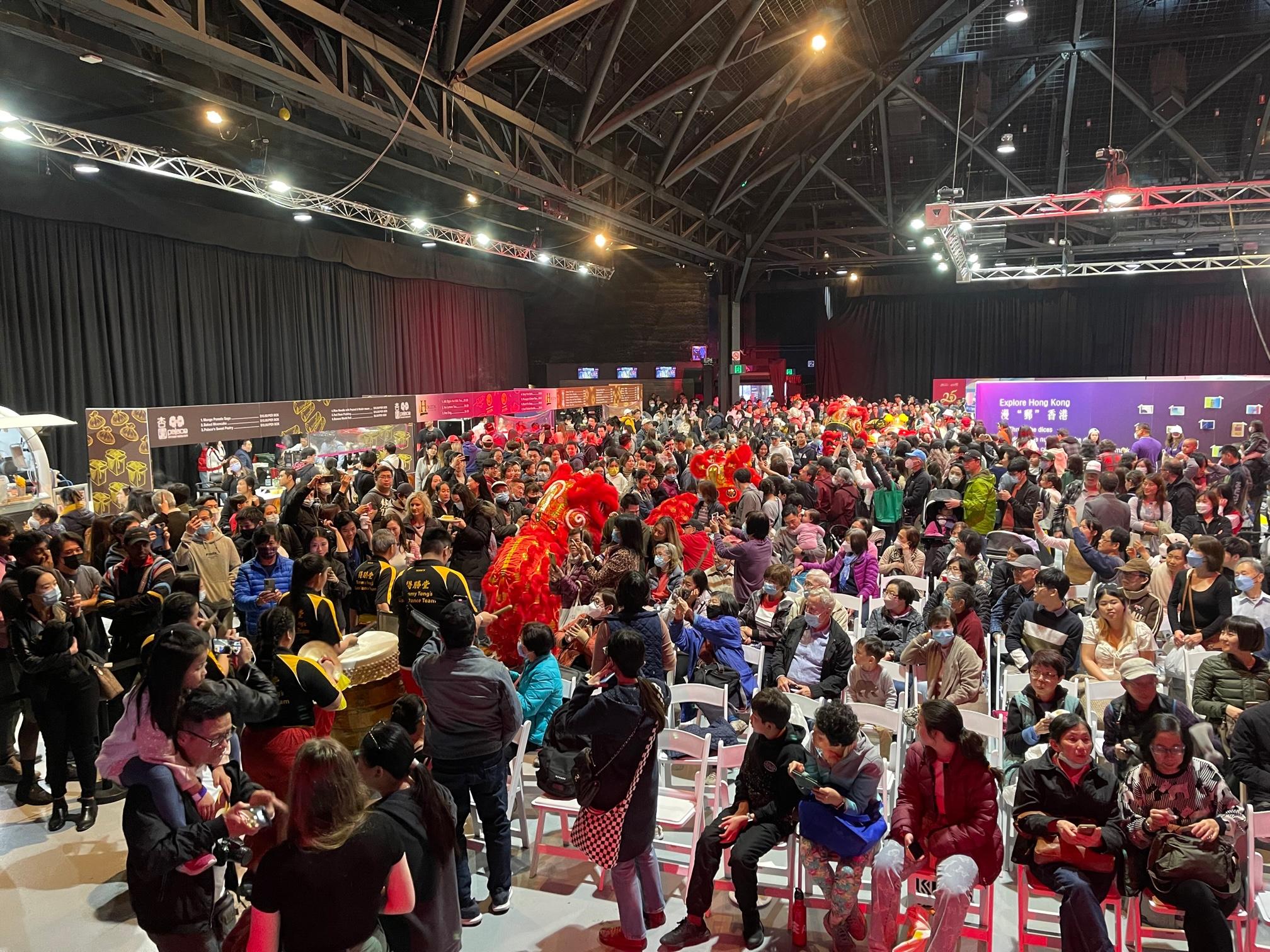 Experience Hong Kong was held in Sydney, Australia, today (August 27) for members of the public to share the joy of the 25th anniversary of the establishment of the Hong Kong Special Administrative Region. Over 10 000 people attended the event.
