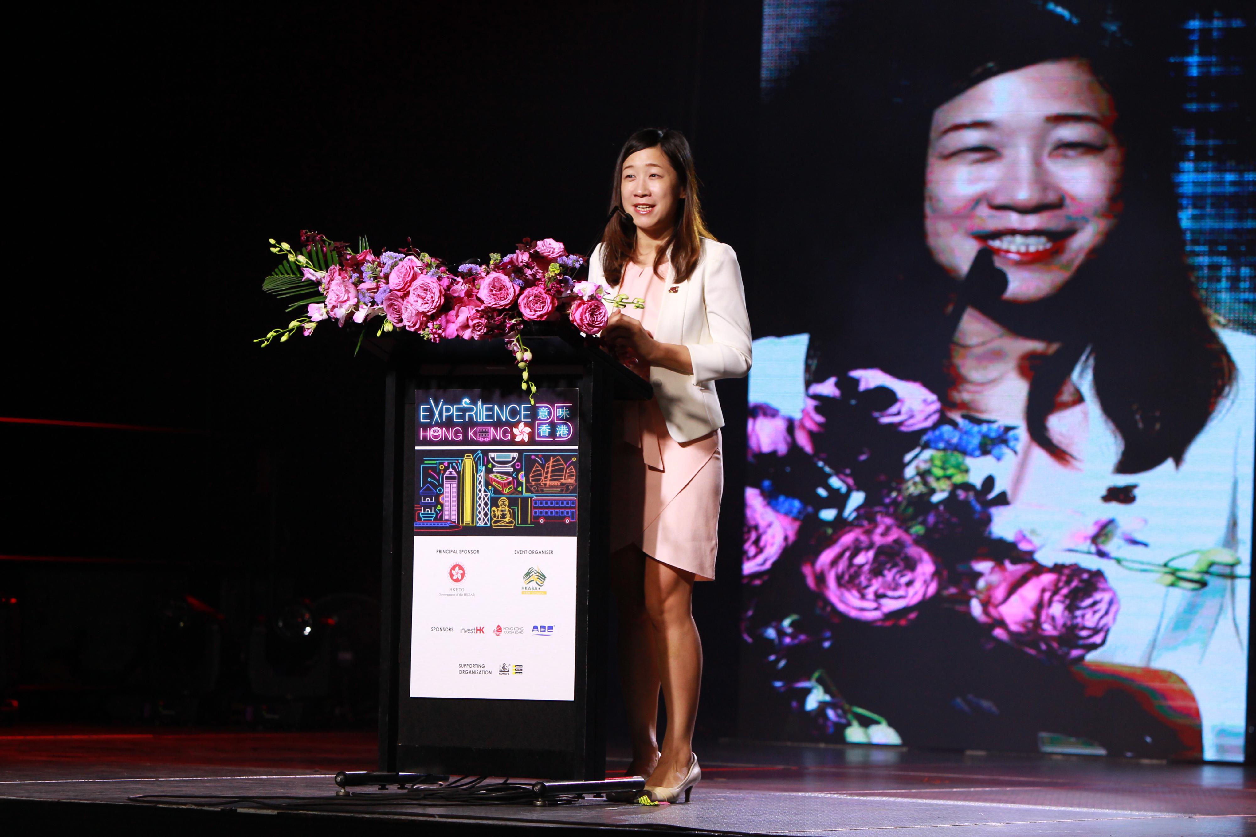 Experience Hong Kong was held in Sydney, Australia, today (August 27) for members of the public to share the joy of the 25th anniversary of the establishment of the Hong Kong Special Administrative Region. Photo shows the Director of the Hong Kong Economic and Trade Office, Sydney, Miss Trista Lim, delivering a welcoming speech.