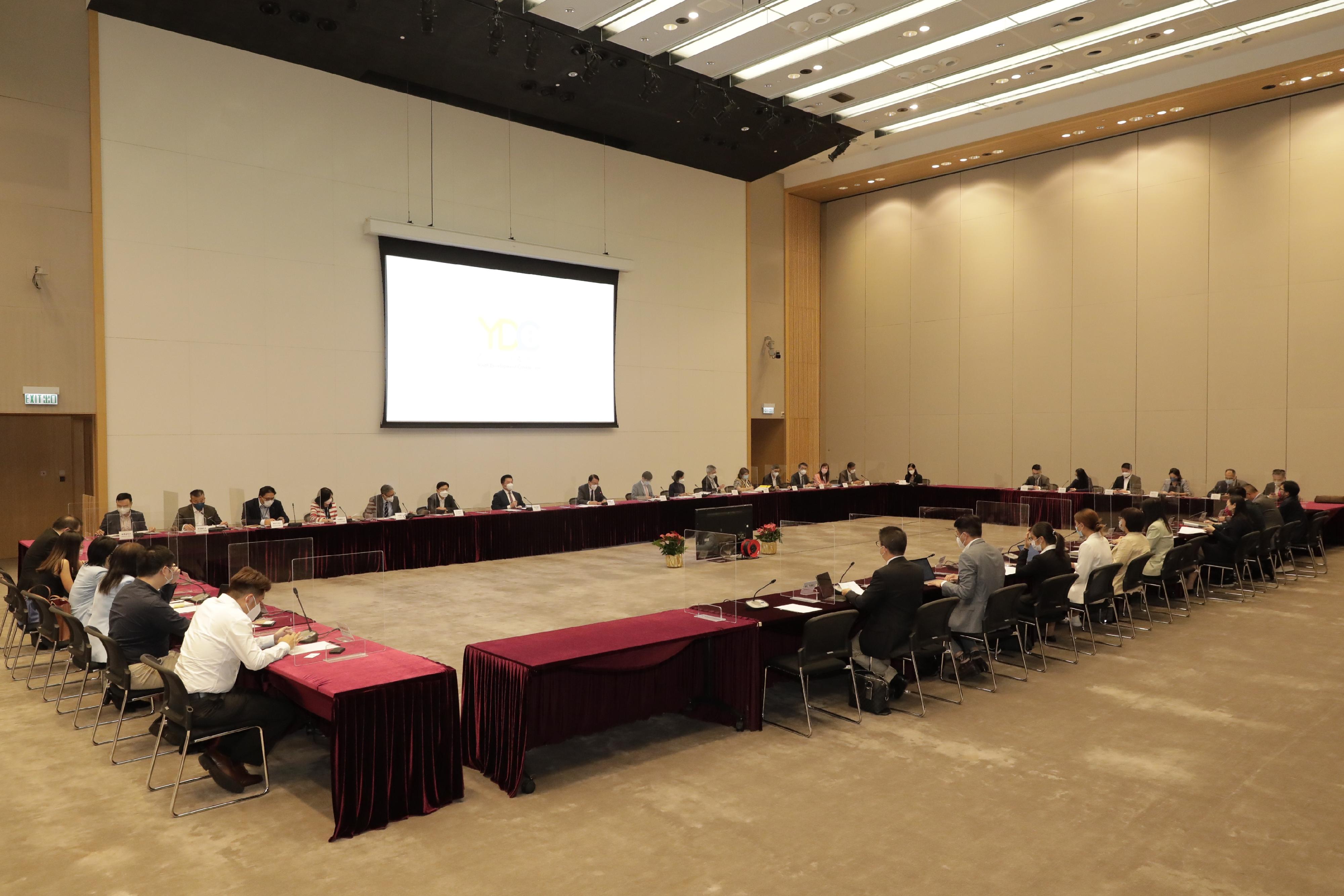 政務司司長陳國基今日（九月一日）在政府總部主持青年發展委員會第十一次會議。