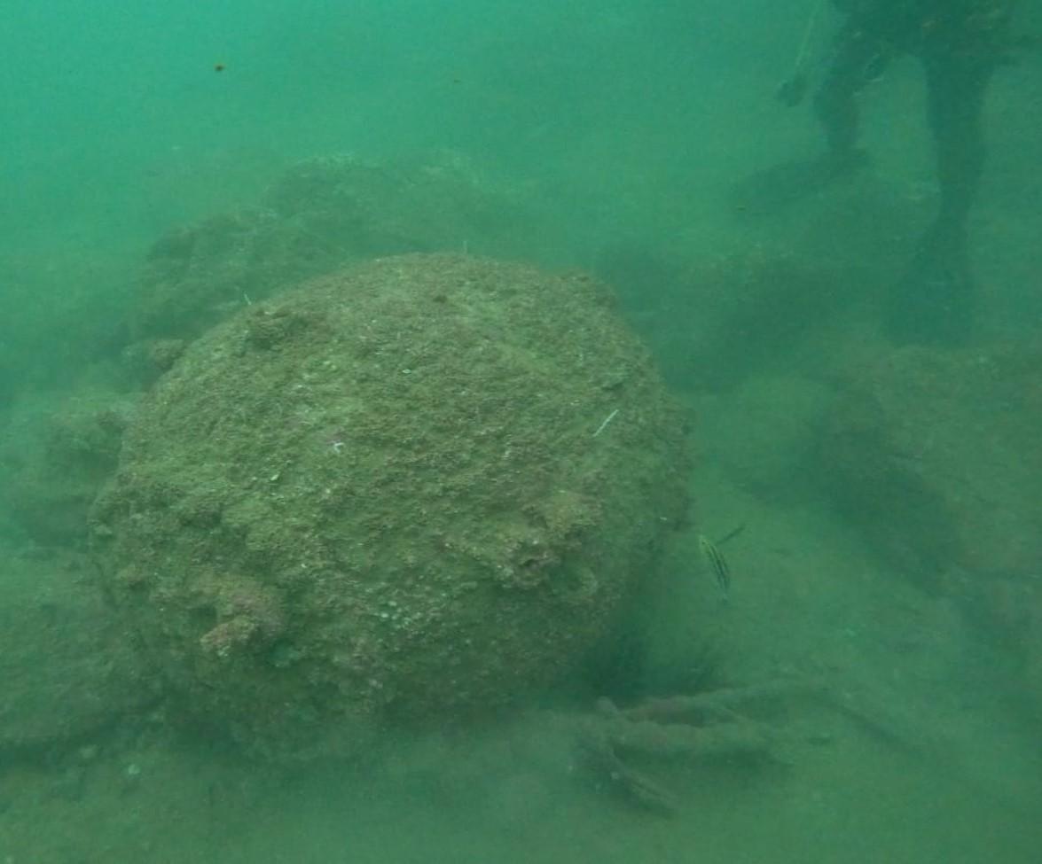 The Explosive Ordnance Disposal Bureau (EODB) of the Hong Kong Police Force will dispose a naval mine, as shown in the picture, found in the waters off Cape D’Aguilar tomorrow (September 9) afternoon.