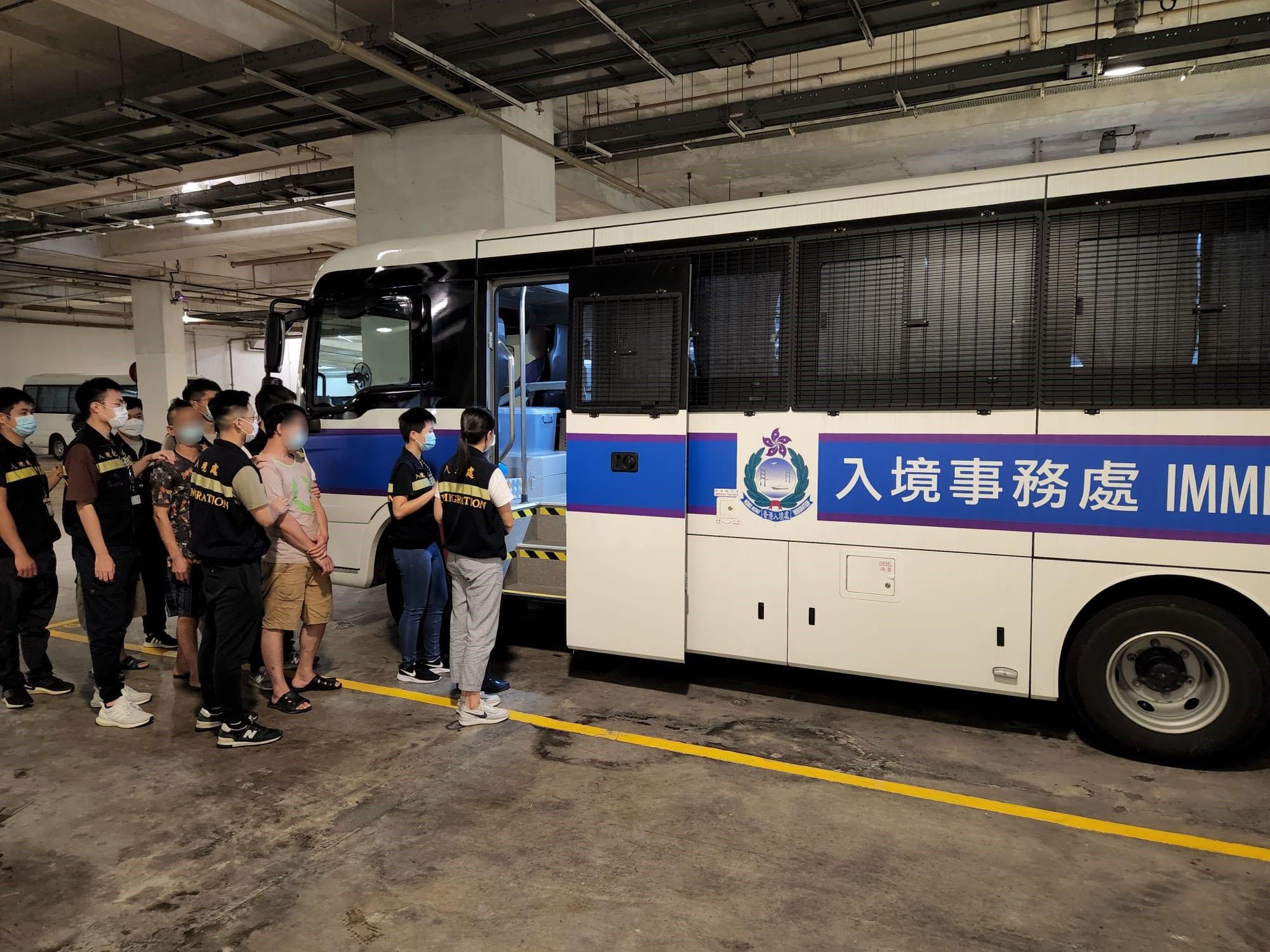 The Immigration Department mounted a series of territory-wide anti-illegal worker operations codenamed "Lightshadow" and "Twilight" and a joint operation with the Hong Kong Police Force codenamed "Champion" for four consecutive days from September 5 to yesterday (September 8). Photo shows suspected illegal workers arrested during an operation.