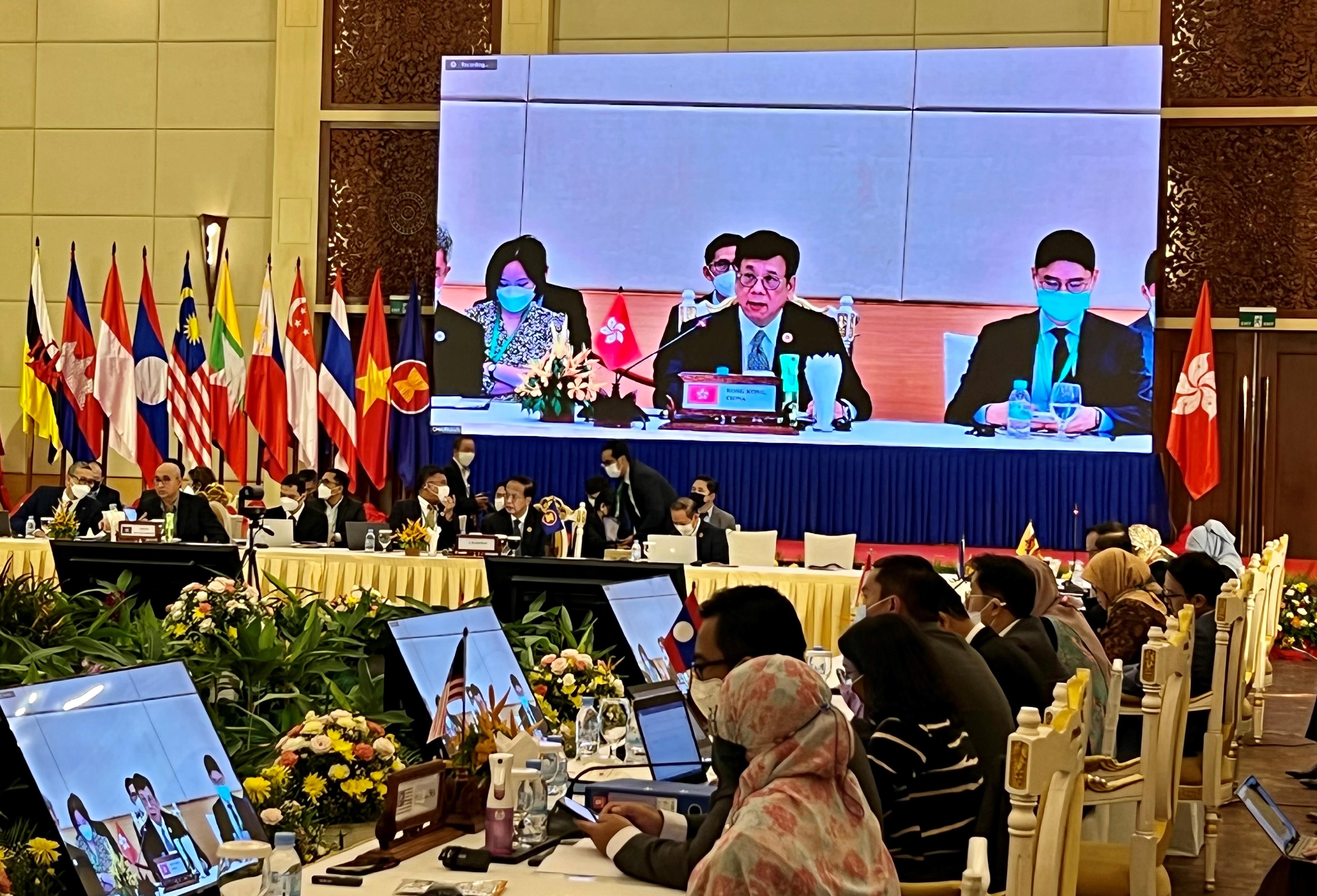 The Secretary for Commerce and Economic Development, Mr Algernon Yau, speaks at the 6th Association of Southeast Asian Nations Economic Ministers - Hong Kong, China Consultation in Siem Reap, Cambodia, today (September 17).