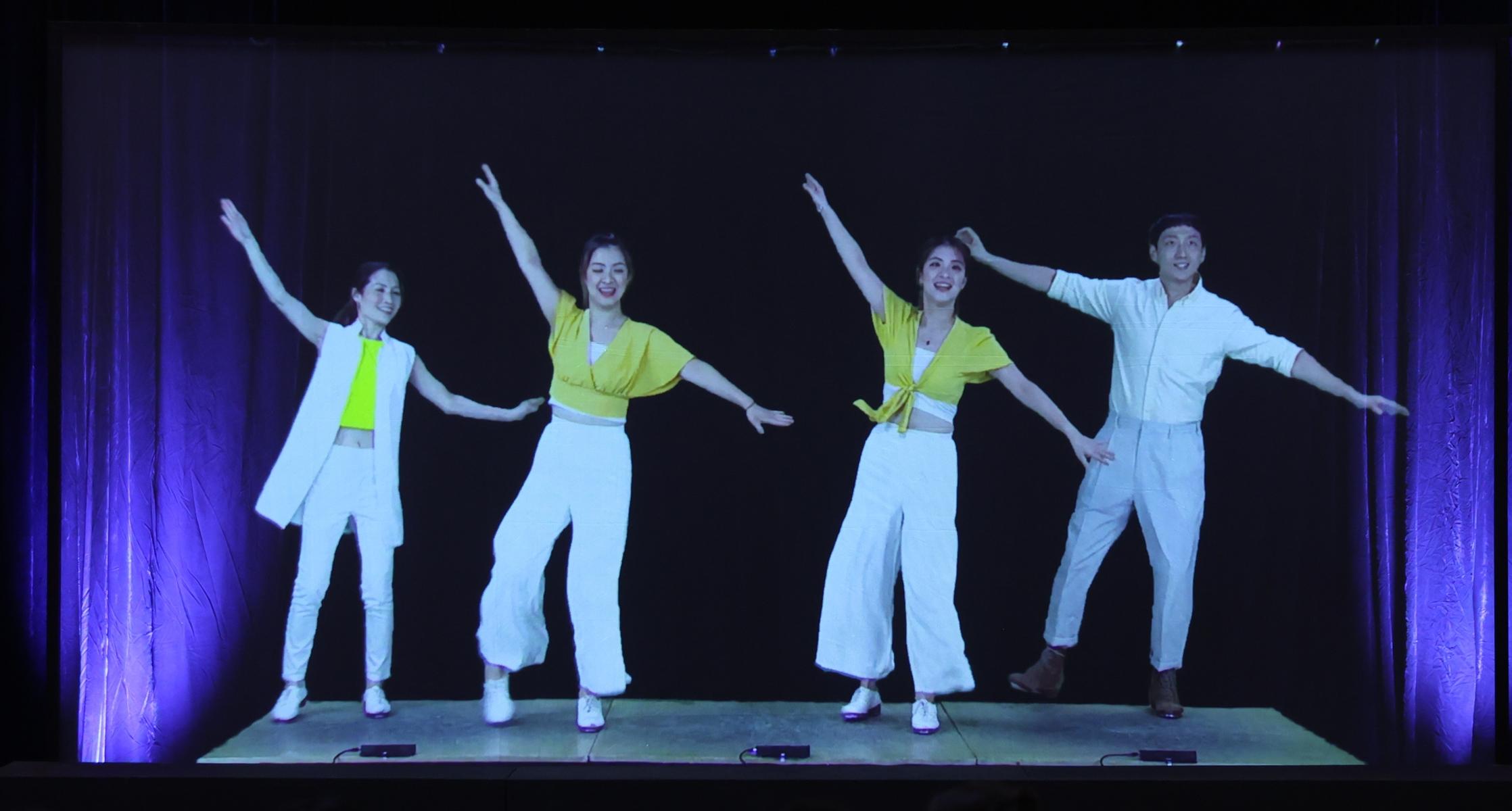 香港駐東京經濟貿易辦事處今日（九月二十二日）於韓國首爾舉行晚宴，慶祝香港特別行政區成立25周年。舞團R&T（Rhythm & Tempo）通過全息投影技術在香港為晚宴現場呈獻踢躂舞表演。