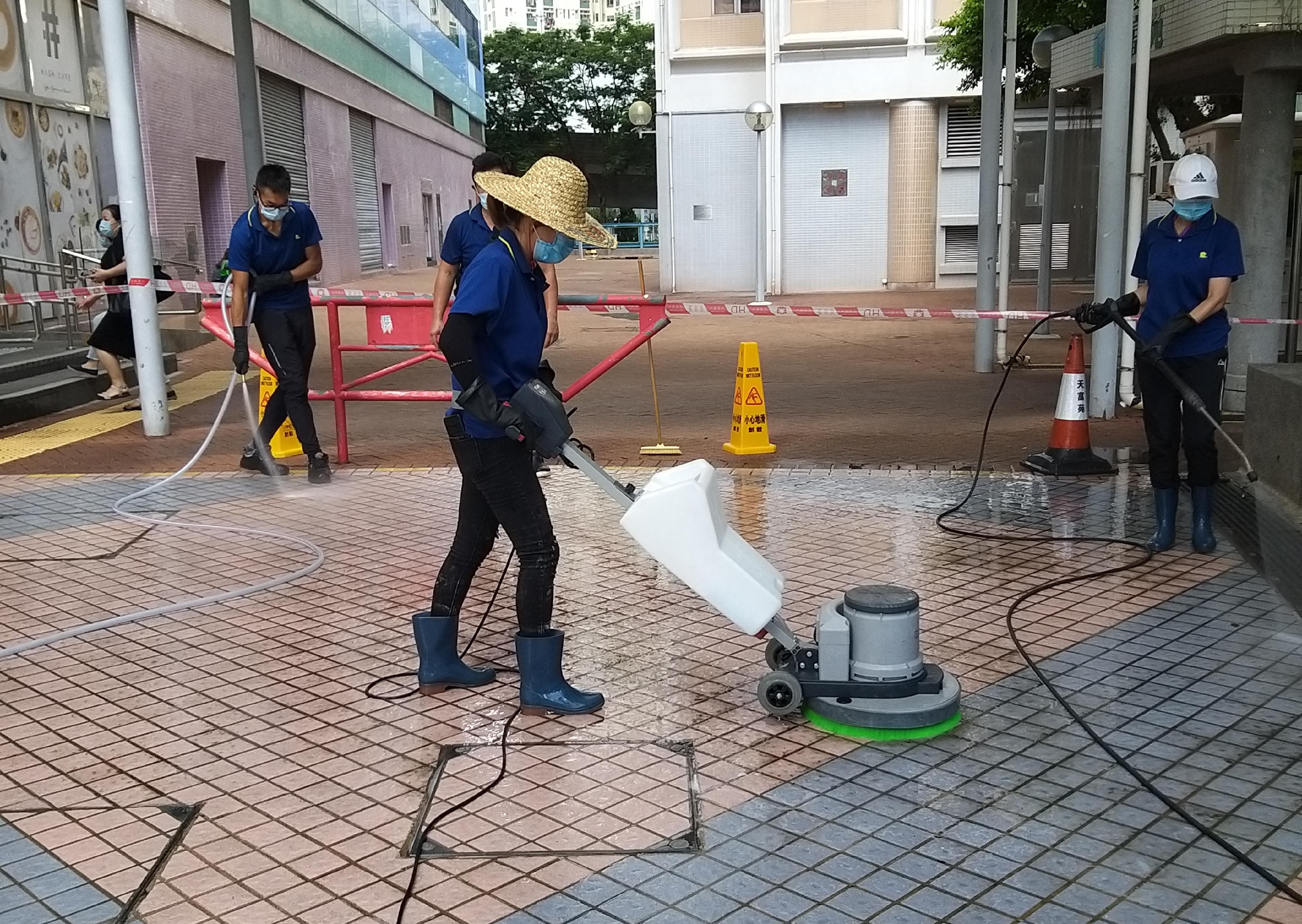 The Housing Department fully supports the work direction set by the District Matters Co-ordination Task Force and has conducted the enhanced Estate Cleaning Operation in all public housing estates in the territory since August. Regular cleaning work in housing estates has been stepped up, including doubling the efforts in cleaning public areas with high pedestrian flow and frequently used facilities.