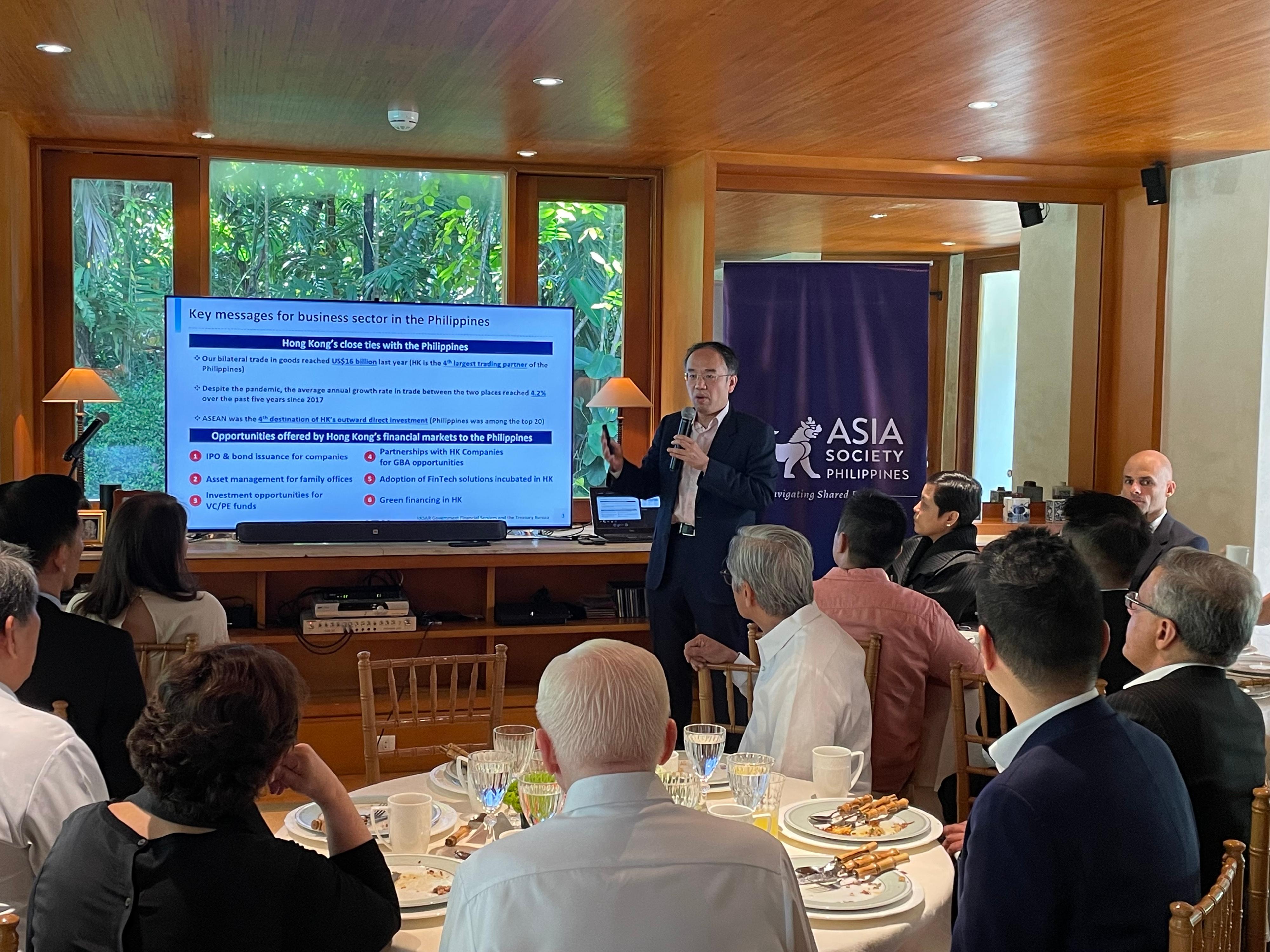 The Secretary for Financial Services and the Treasury, Mr Christopher Hui, today (September 27) continued his visit to Manila, the Philippines. Photo shows Mr Hui attending a breakfast and dialogue on "Hong Kong as an International Financial Centre - Present and Future" organised by Asia Society Philippines.