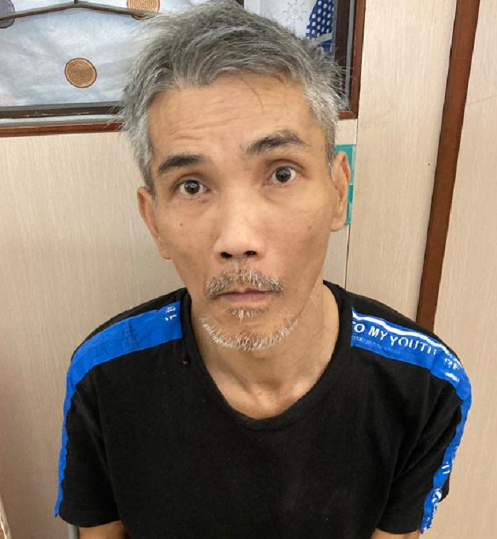 Man Yat-yip, aged 51, is about 1.76 metres tall, 55 kilograms in weight and of thin build. He has a long face with yellow complexion and short white hair. He was last seen wearing a white shirt, black shorts and blue slippers.