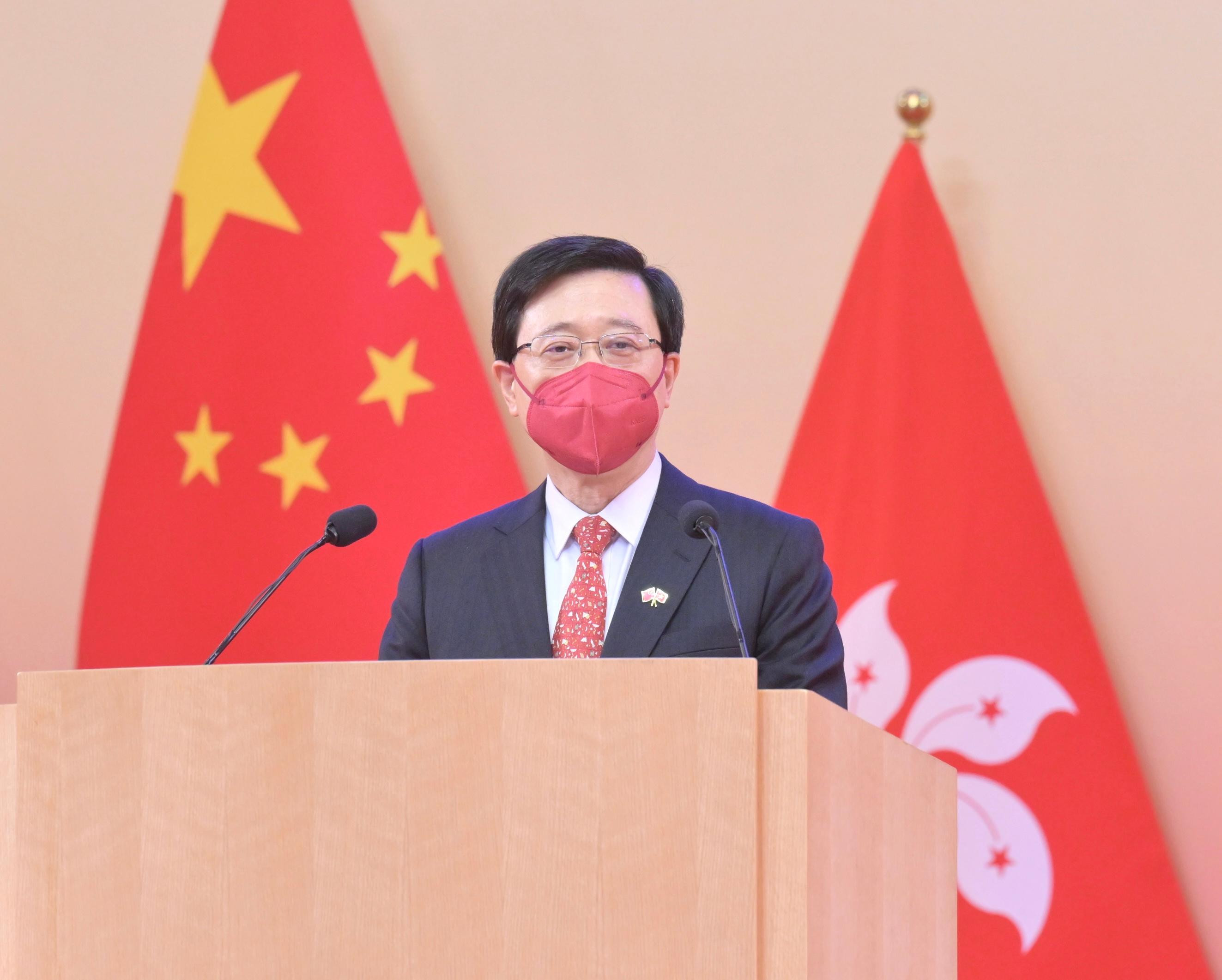 The Chief Executive, Mr John Lee, together with Principal Officials and guests, attended the reception for the 73rd anniversary of the founding of the People's Republic of China at the Hong Kong Convention and Exhibition Centre this morning (October 1). Photo shows Mr Lee addressing the reception.