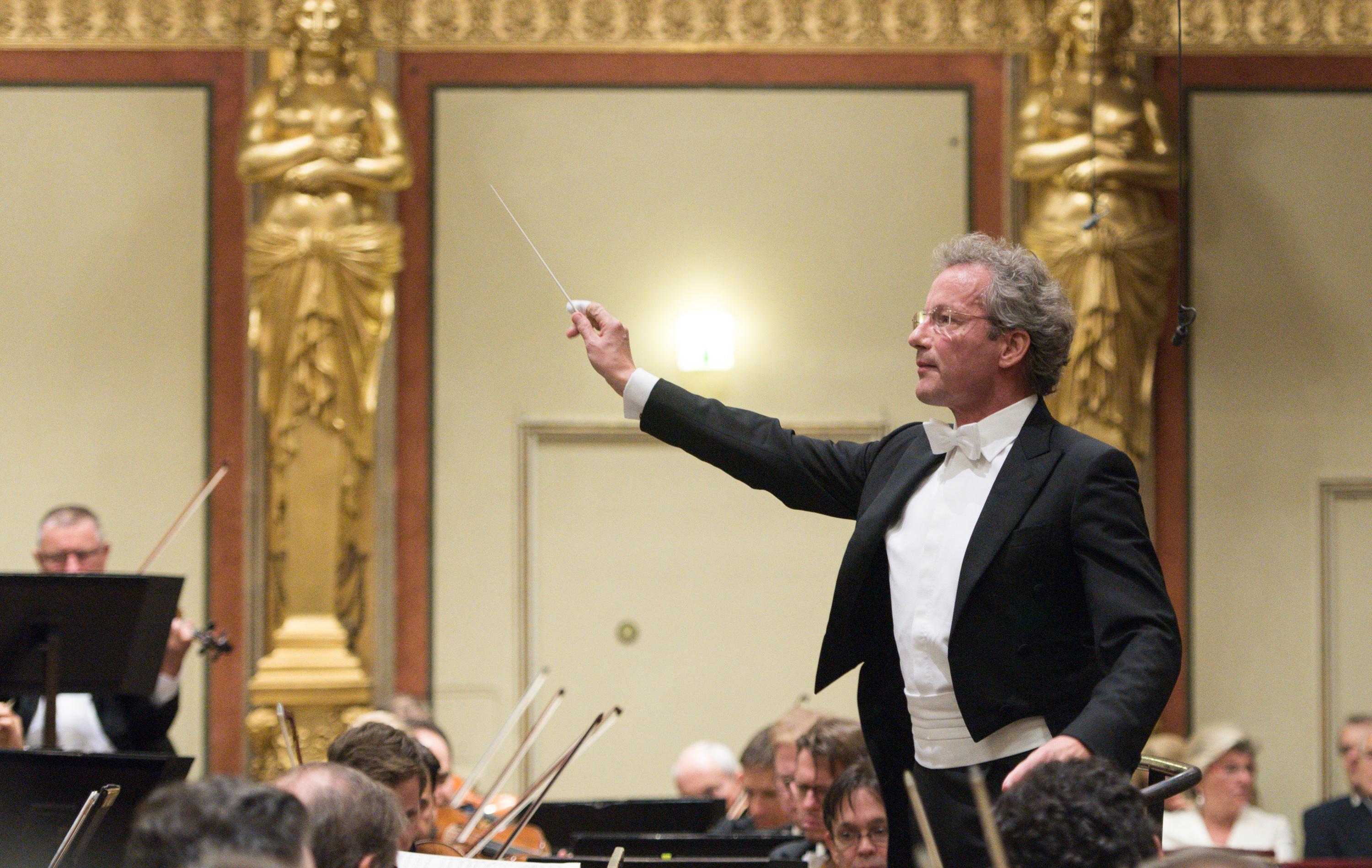 After an 11-year hiatus, the internationally renowned Vienna Philharmonic Orchestra is returning to Hong Kong to stage two concerts, on October 24 and 25 respectively, by invitation from the Leisure and Cultural Services Department. Photo shows guest conductor of the Vienna Philharmonic Orchestra Franz Welser-Möst. (Source of photo: Terry Linke)