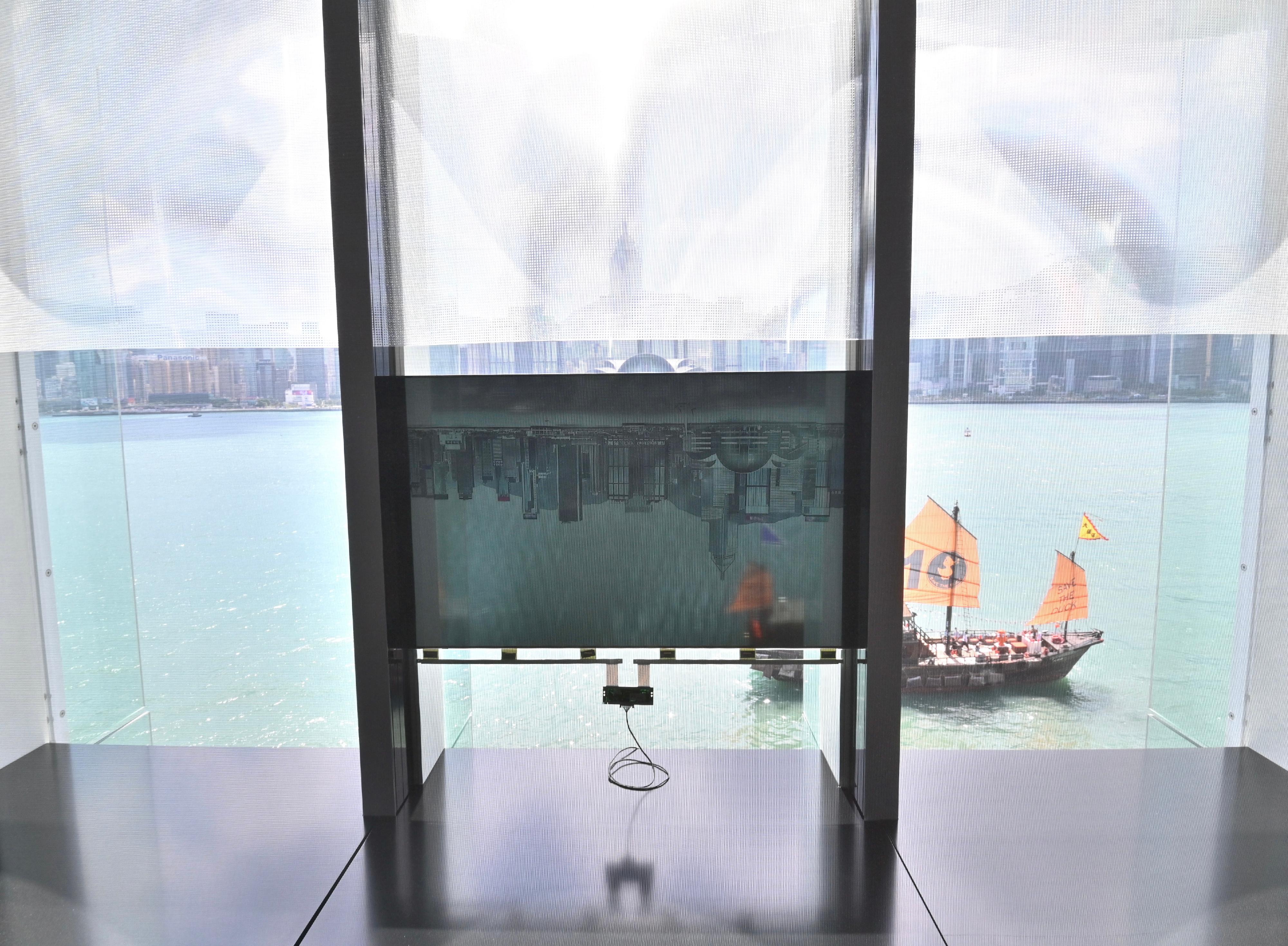 A site-specific art installation, "A 10,000-Year View", created by internationally renowned artist Zheng Chongbin, will be on display from tomorrow (October 7) on the fourth floor of the Hong Kong Museum of Art. 