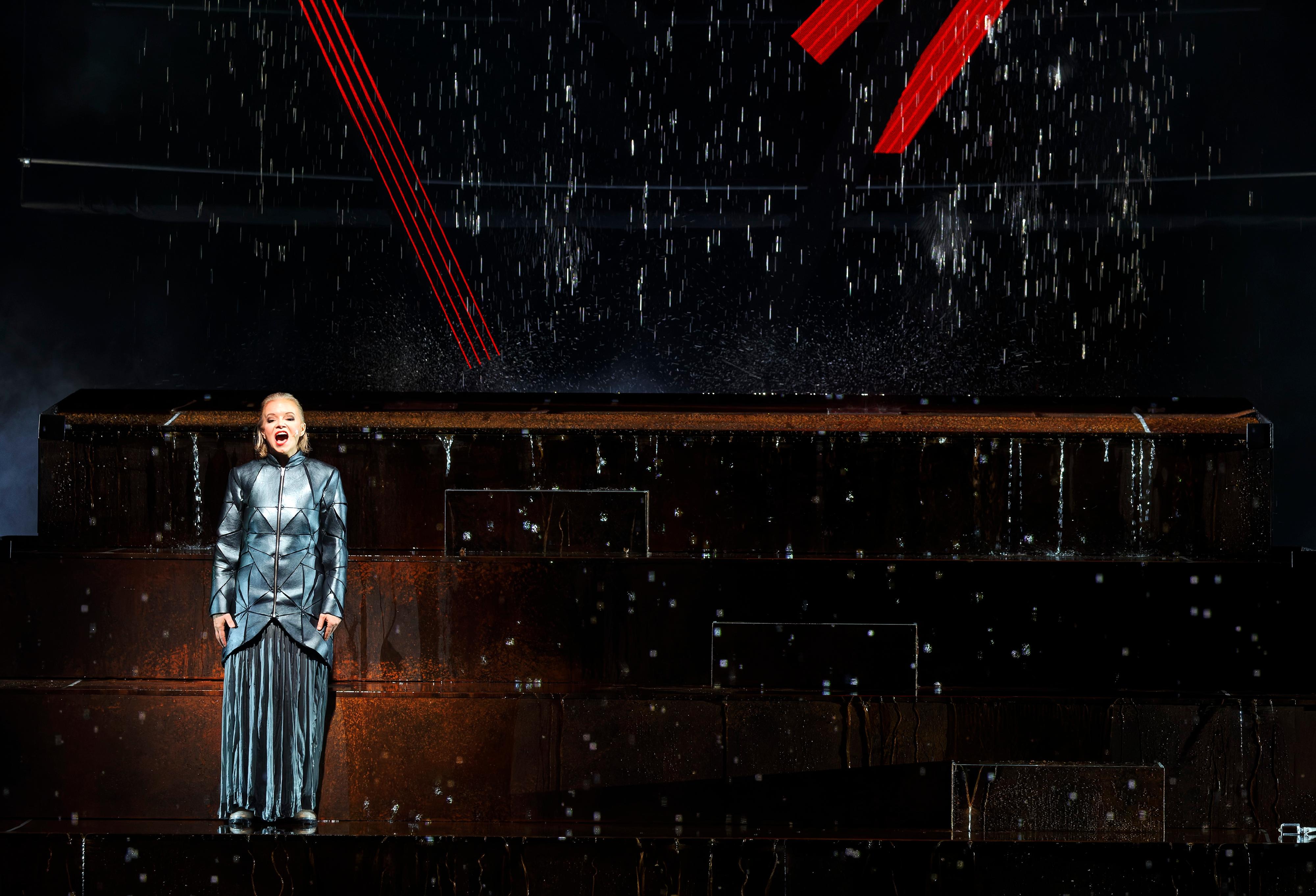 The artificial intelligence (AI) opera "chasing waterfalls", one of the programmes of the New Vision Arts Festival, will be staged on November 5 and 6 at the Kwai Tsing Theatre Auditorium. In the opera, AI learns to simulate pixels and the singing voice, even challenging real-life opera singers. (Photo: Manfred Vogel)