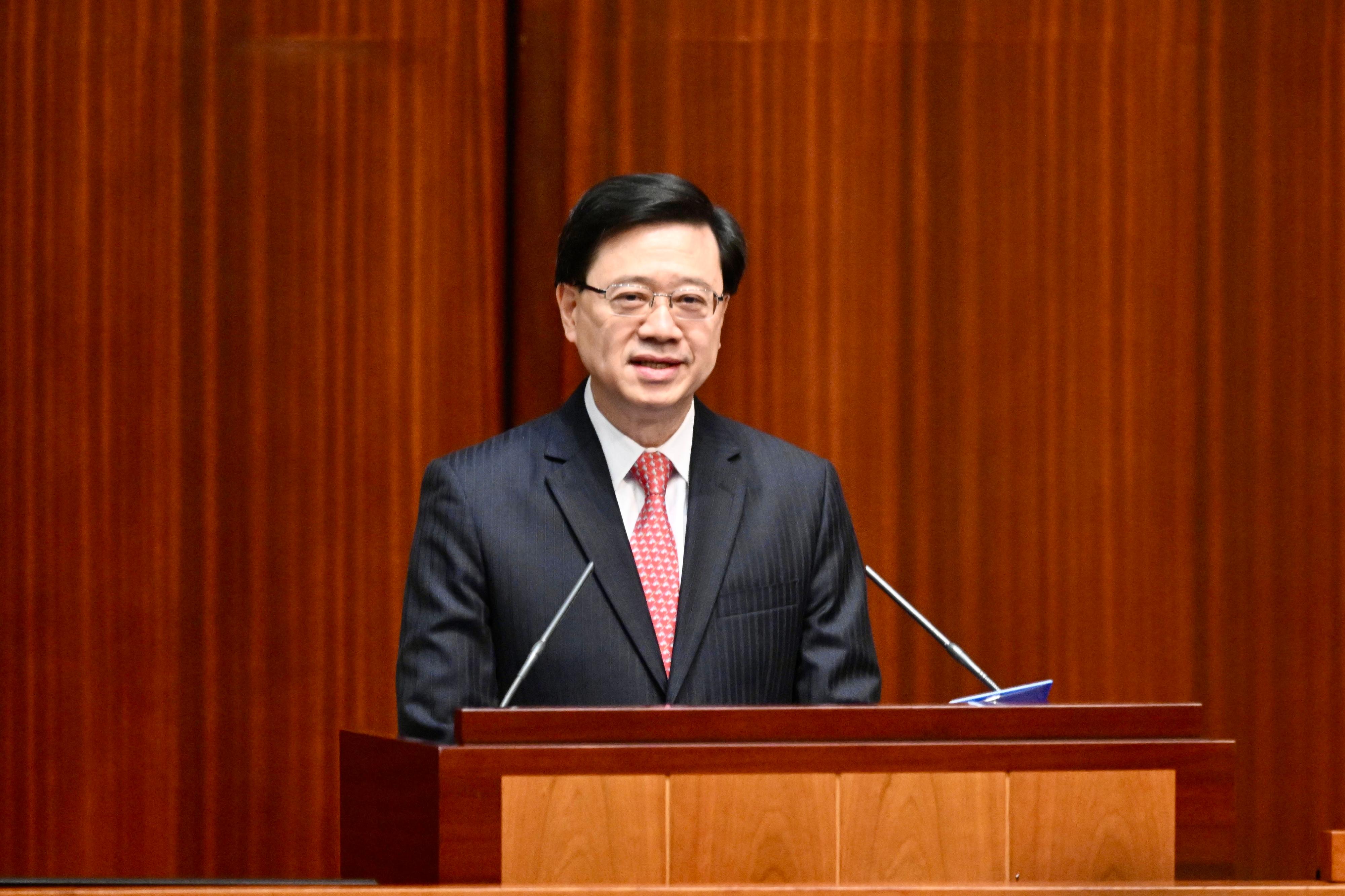 行政長官李家超今日（十月十九日）在立法會發表《行政長官2022年施政報告》。