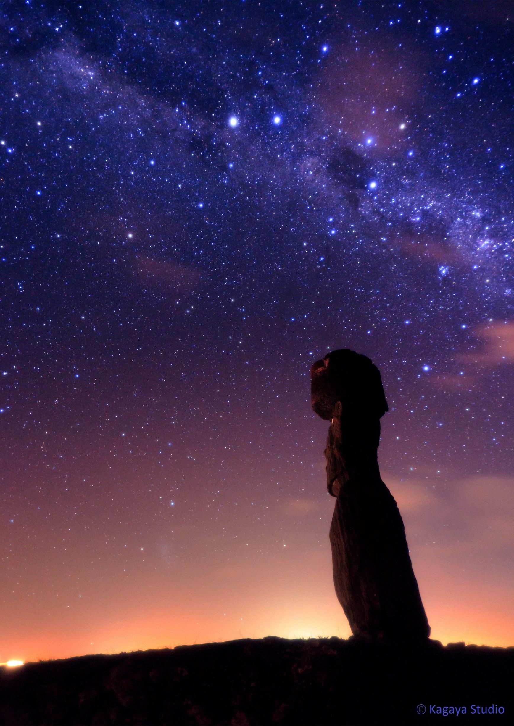 The Hong Kong Space Museum will launch a new sky show, "Sky Tour: Window on the Universe", at its Space Theatre tomorrow (October 21). Picture shows the Southern Cross above Easter Island. A distinctive cross-shaped asterism visible at latitudes south of 25°N, the Southern Cross is one of the most familiar constellations in the southern hemisphere.