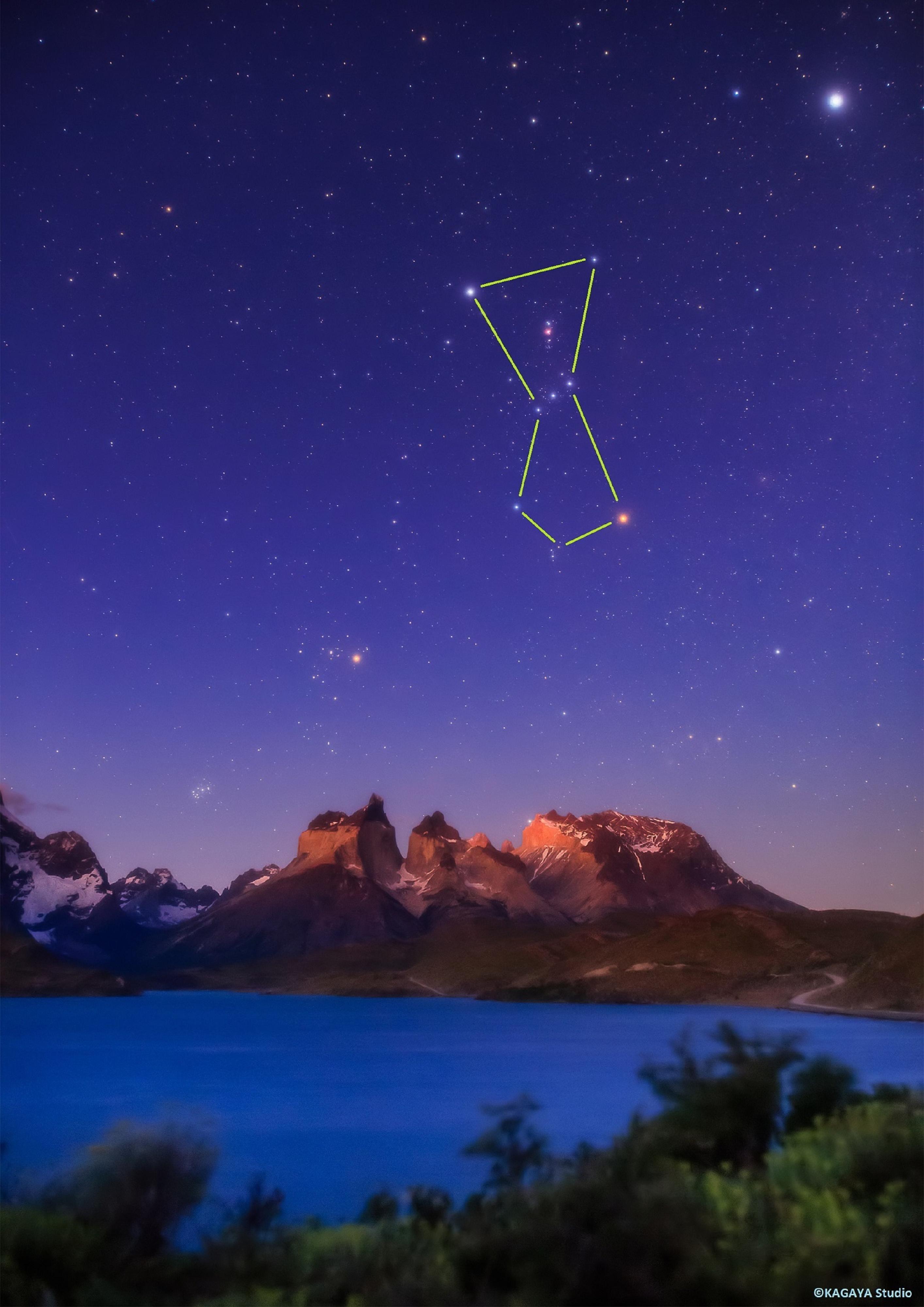 The Hong Kong Space Museum will launch a new sky show, "Sky Tour: Window on the Universe", at its Space Theatre tomorrow (October 21). Picture shows one of the most easily recognisable constellations, Orion, which can be seen in both the northern and southern hemispheres. The pattern of Orion looks like a hunter with his bow and an arrow, and the belt around his waist is formed by three evenly spaced stars. Orion stands upright in the northern hemisphere and appears upside down in the southern hemisphere.