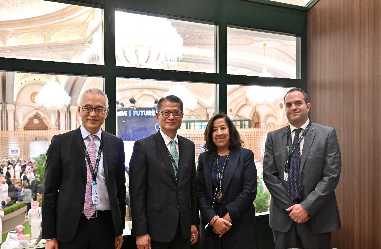 The Financial Secretary, Mr Paul Chan, started his visit programme in Riyadh, Saudi Arabia yesterday (October 25, Saudi Arabia time).  Photo shows Mr Chan (second left) and Deputy Chief Executive of the Hong Kong Monetary Authority Mr Howard Lee (first left), meeting with the Chairman of Olayan Financing Company, Ms Lubna Olayan (second right). Olayan Financing Company is a family conglomerate in Saudi Arabia. Mr Chan introduced to them the investment opportunities in Hong Kong.