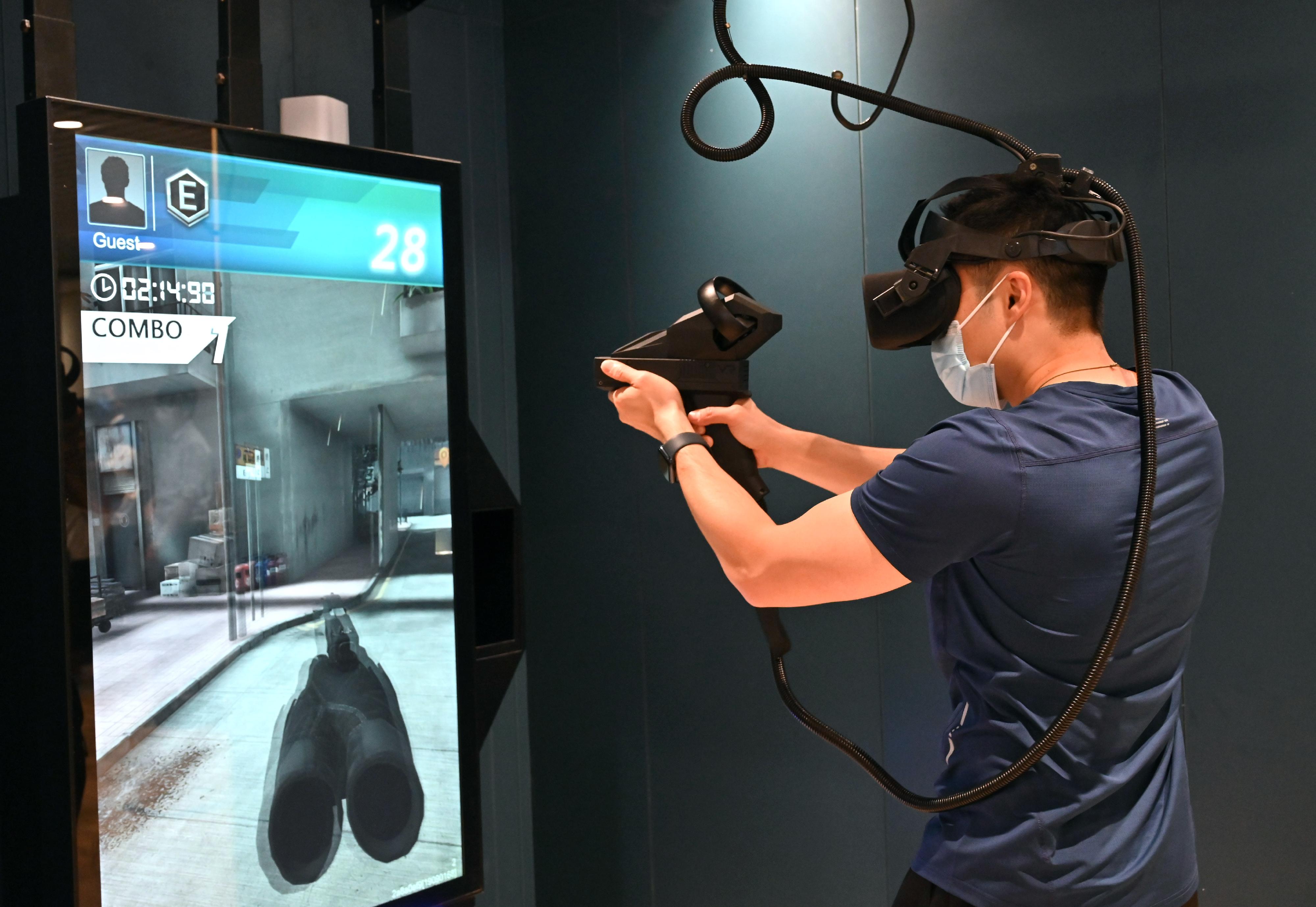 警察招募中心今日（十月二十七日）正式啟用。中心內設有VR虛擬實境射擊體驗。