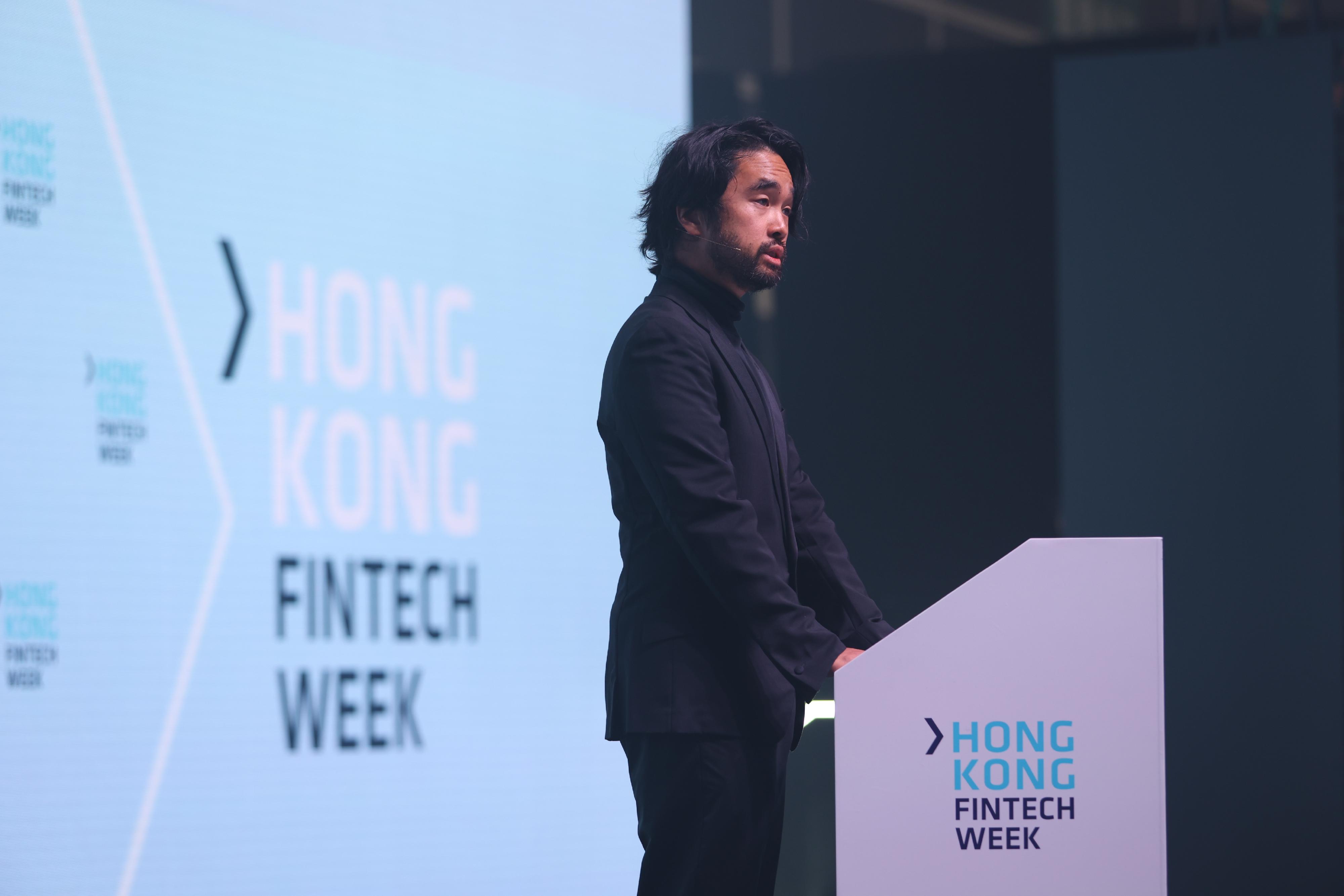 The five-day Hong Kong FinTech Week 2022 attracted over 30 000 visitors and more than five million online views from over 95 economies. Photo shows the Chief Executive Officer of New World Development, Mr Adrian Cheng, welcoming the Government's latest policy statement on the development of virtual assets on October 31.