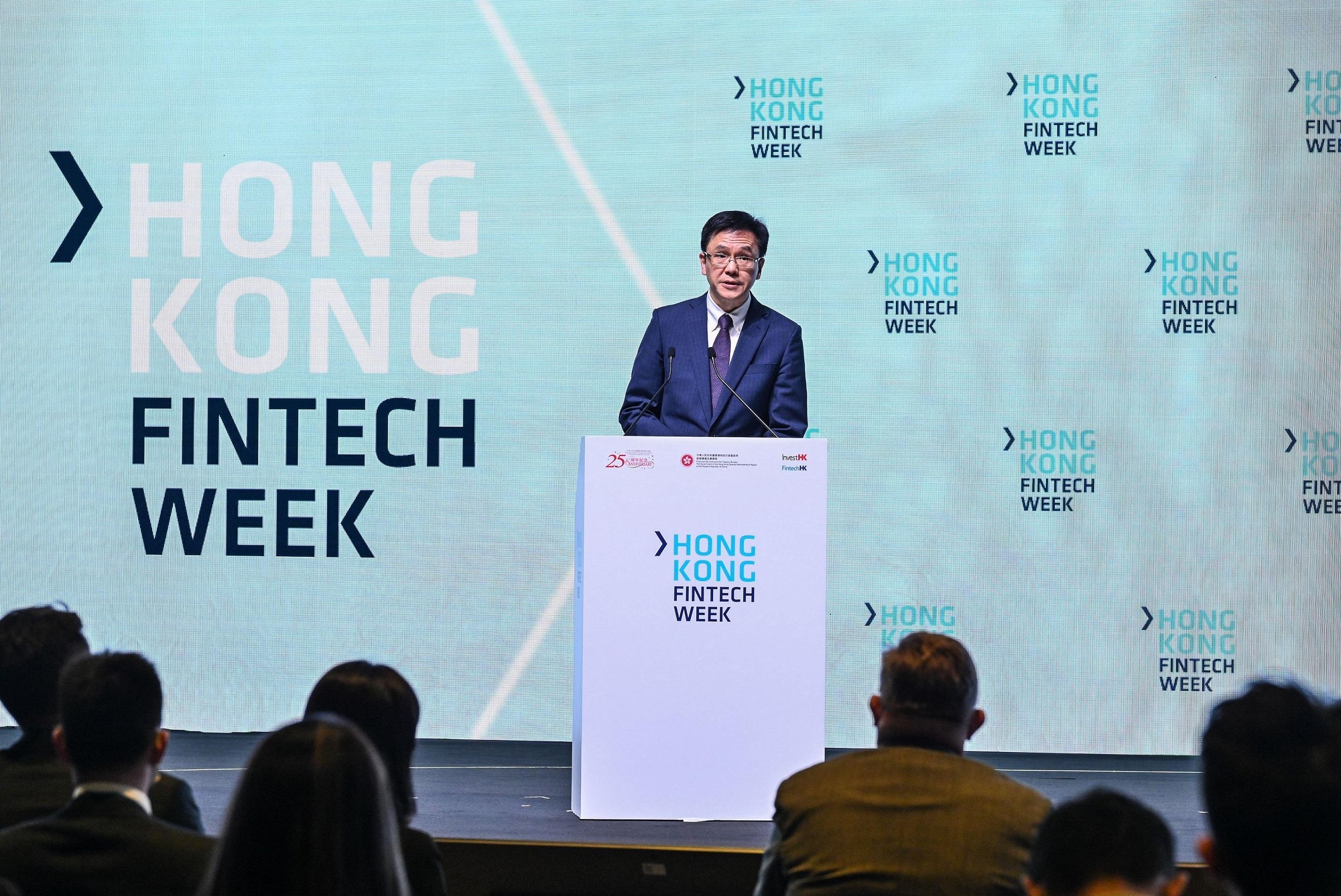 The five-day Hong Kong FinTech Week 2022 attracted over 30 000 visitors and more than five million online views from over 95 economies. Photo shows the Secretary for Innovation, Technology and Industry, Professor Sun Dong, sharing keynote remarks on November 1, in which he highlighted Hong Kong’s major strides in core technology development.