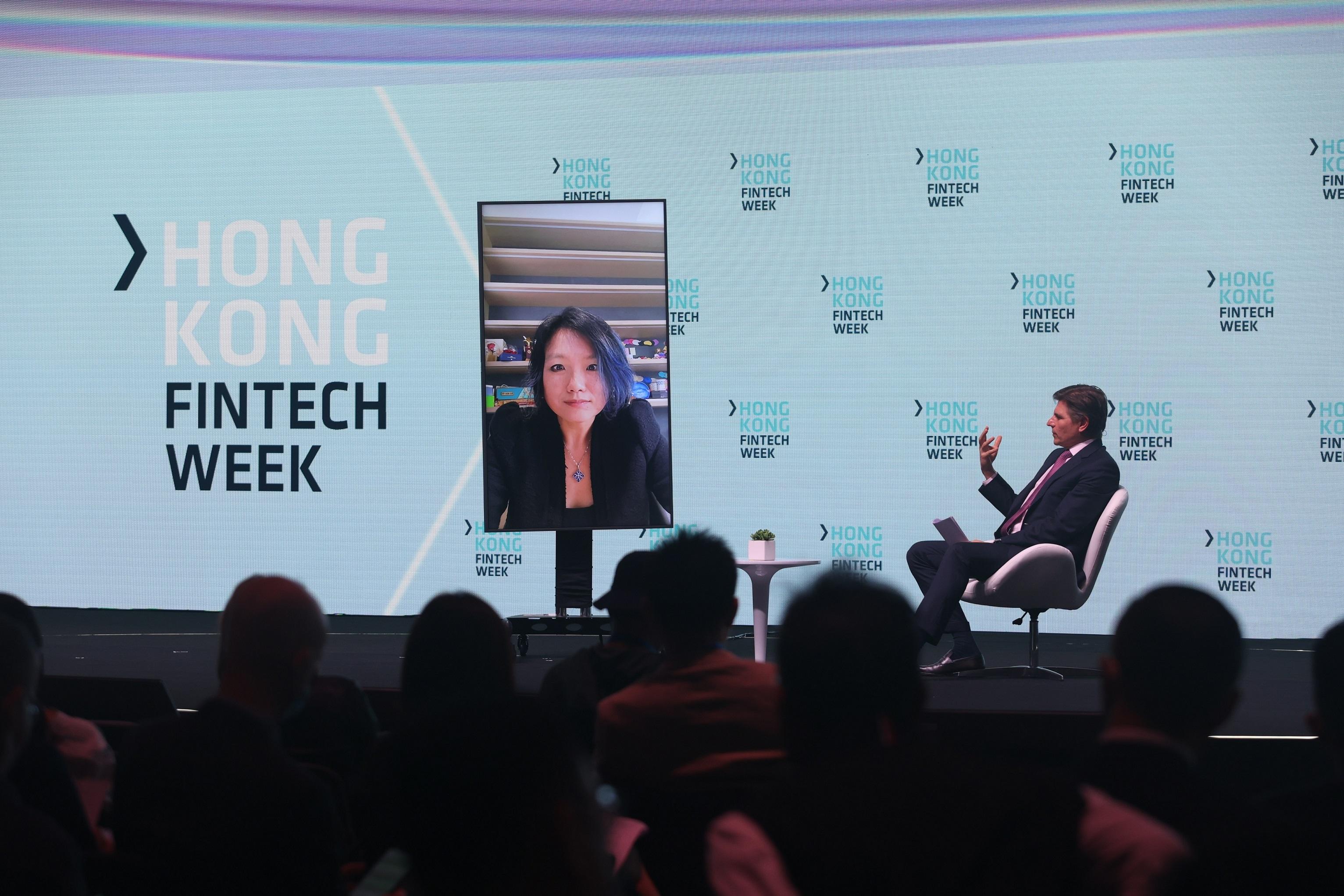 The five-day Hong Kong FinTech Week 2022 attracted over 30 000 visitors and more than five million online views from over 95 economies. Photo shows the Co-CEO and Executive Director of Ping An Group, Ms Jessica Tan (left), and Chief Executive Officer of Hong Kong Exchanges and Clearing, Mr Nicolas Aguzin (right), sharing insights on Guangdong-Hong Kong-Macao Greater Bay Area as the leading powerhouse of innovation.