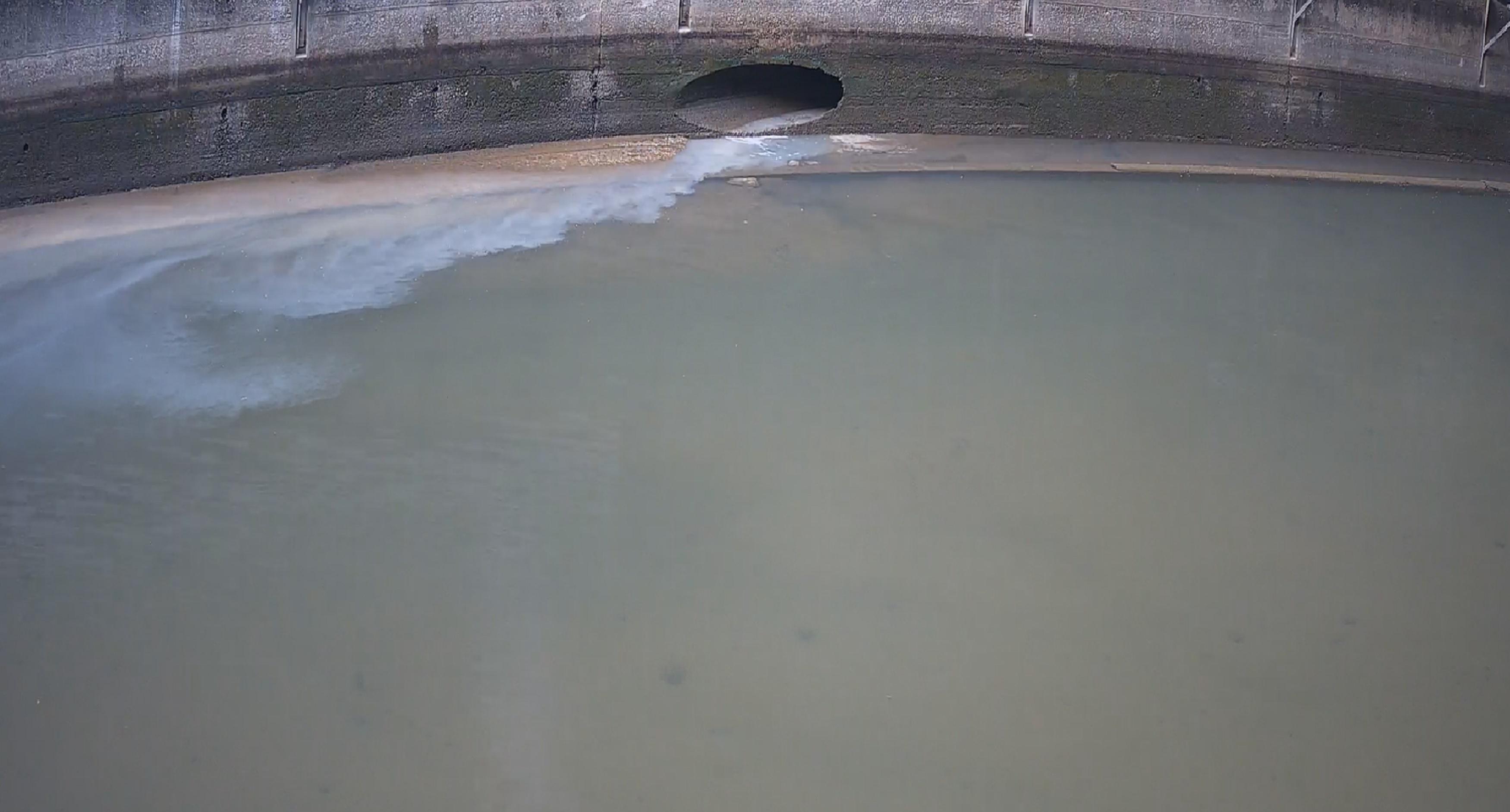 The Environmental Protection Department conducts real-time surveillance of the public drainage system with its smart surveillance system. Photo shows a video image captured by the system, showing a suspected case of illegal discharge of polluted water into the public drainage system. The smart system will notify enforcement officers immediately once an unusual discharge is found.