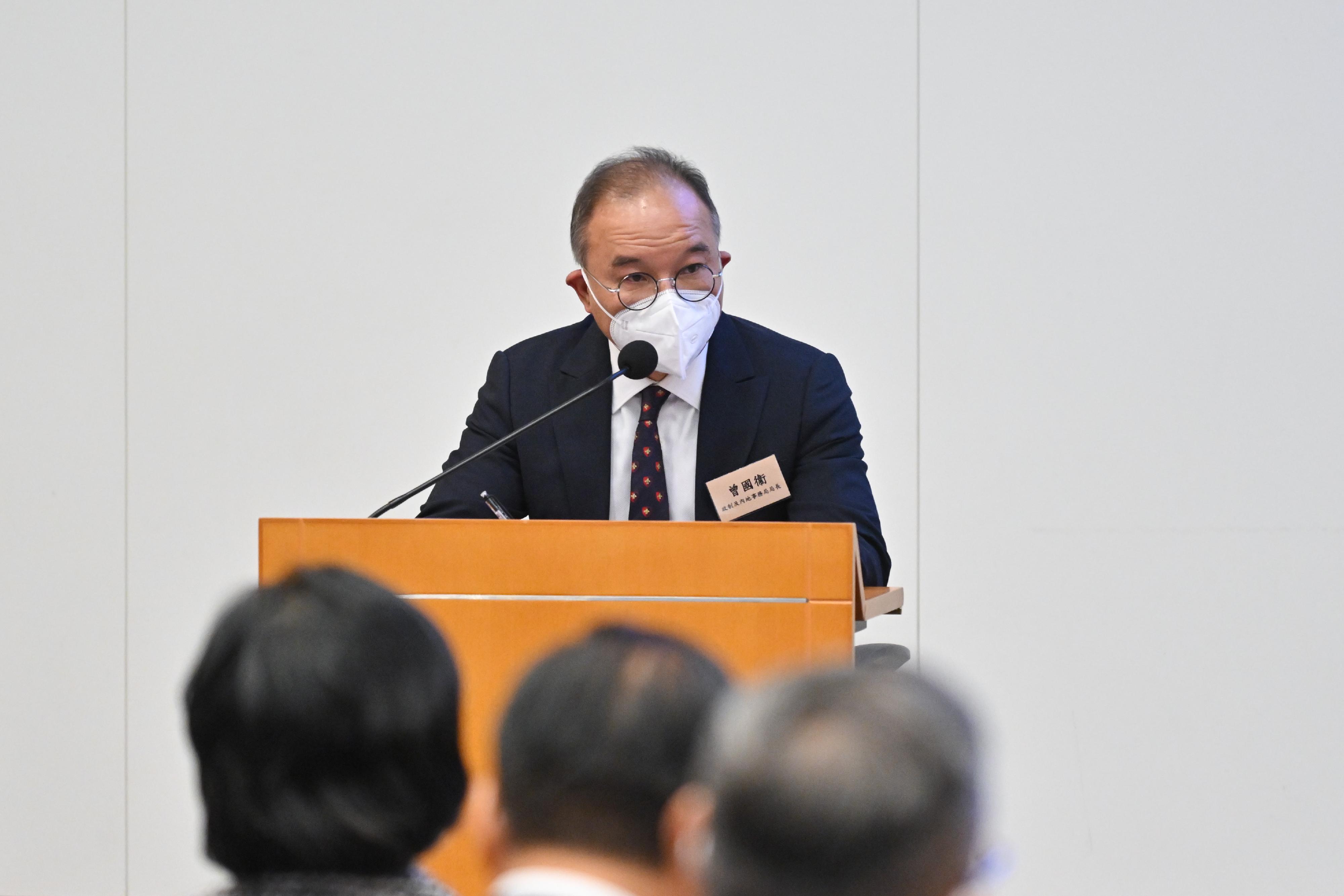 The Hong Kong Special Administrative Region Government today (November 16) held a sharing session on the spirit of the 20th National Congress of the Communist Party of China at the Central Government Offices. Photo shows the Secretary for Constitutional and Mainland Affairs, Mr Erick Tsang Kwok-wai, sharing his views.