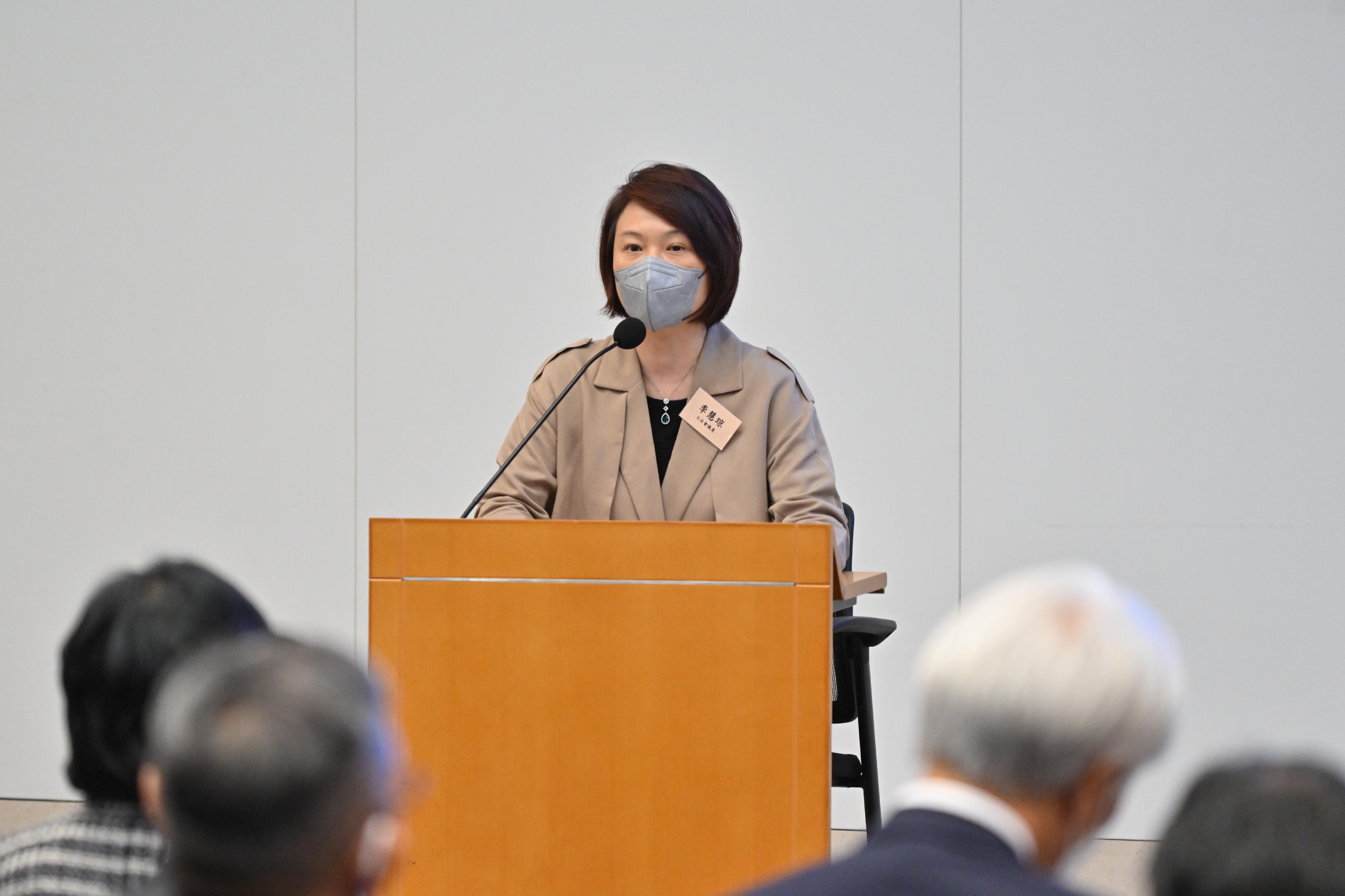 The Hong Kong Special Administrative Region Government today (November 16) held a sharing session on the spirit of the 20th National Congress of the Communist Party of China at the Central Government Offices. Photo shows Legislative Council Member Ms Starry Lee sharing her views.