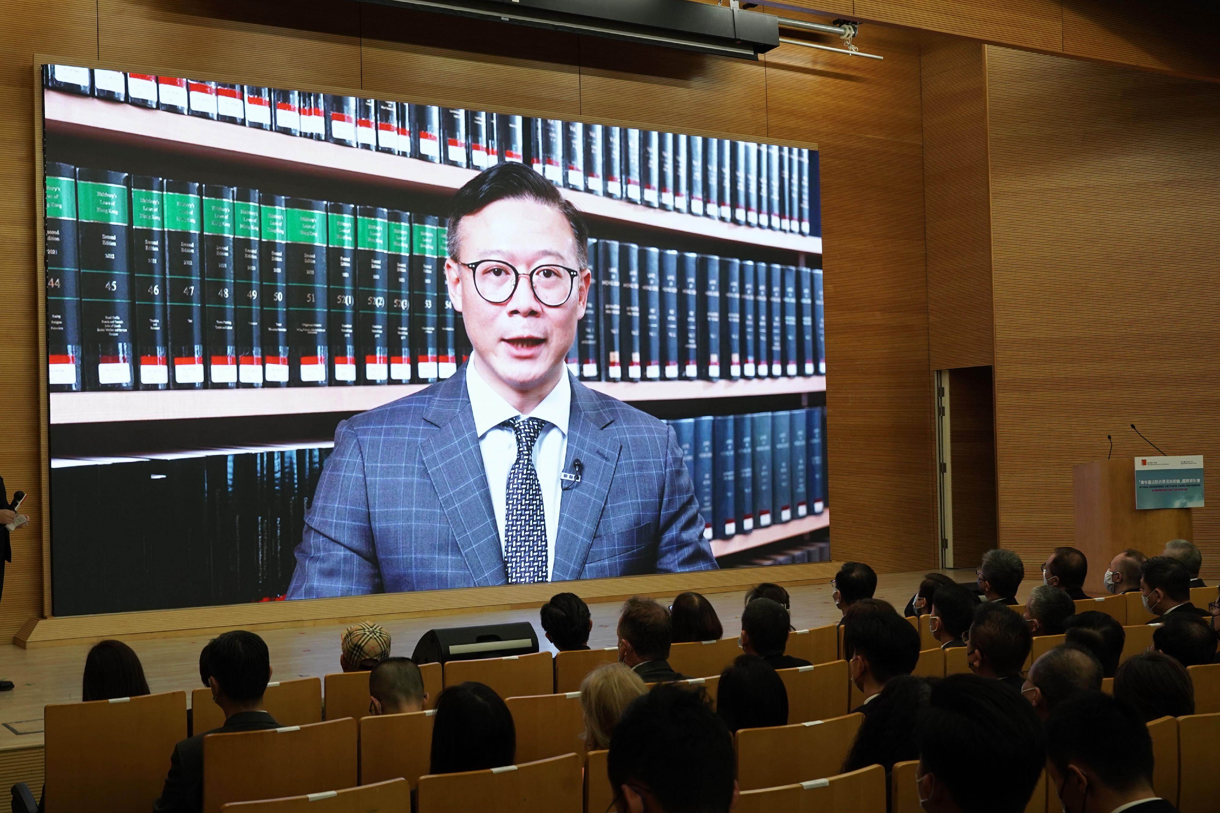 律政司副司长张国钧今日（十一月十七日）在「青年违法防治现况与前瞻」研讨会致辞。