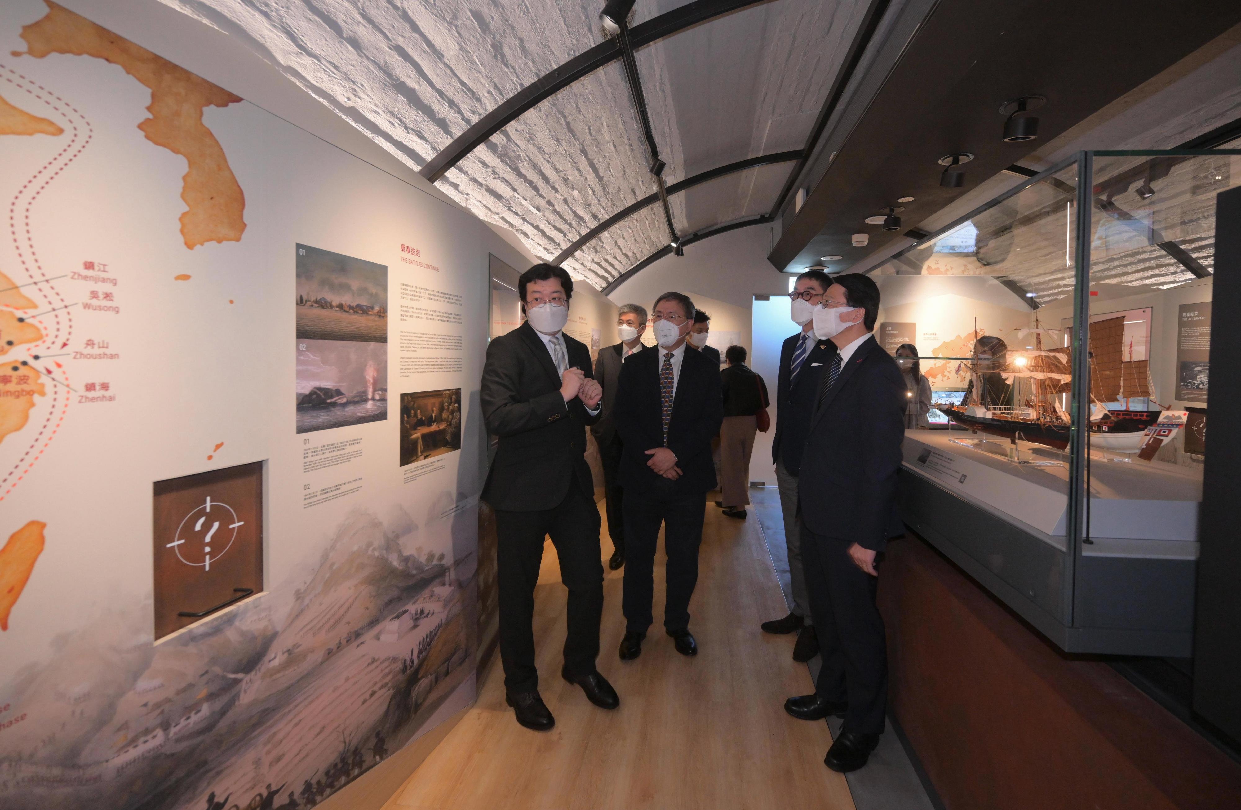 The Hong Kong Museum of Coastal Defence will reopen to the public from tomorrow (November 24) and bring forward a new permanent exhibition "The Story of Hong Kong Coastal Defence". The opening ceremony for the exhibition was held today (November 23). Photo shows the Museum Director of the Hong Kong Museum of History, Mr Ng Chi-wo (first left) introducing the exhibition to the Deputy Chief Secretary for Administration, Mr Cheuk Wing-hing (second left); the Chairman of the Museum Advisory Committee, Mr Douglas So (second right); and the Director of Leisure and Cultural Services, Mr Vincent Liu (first right).