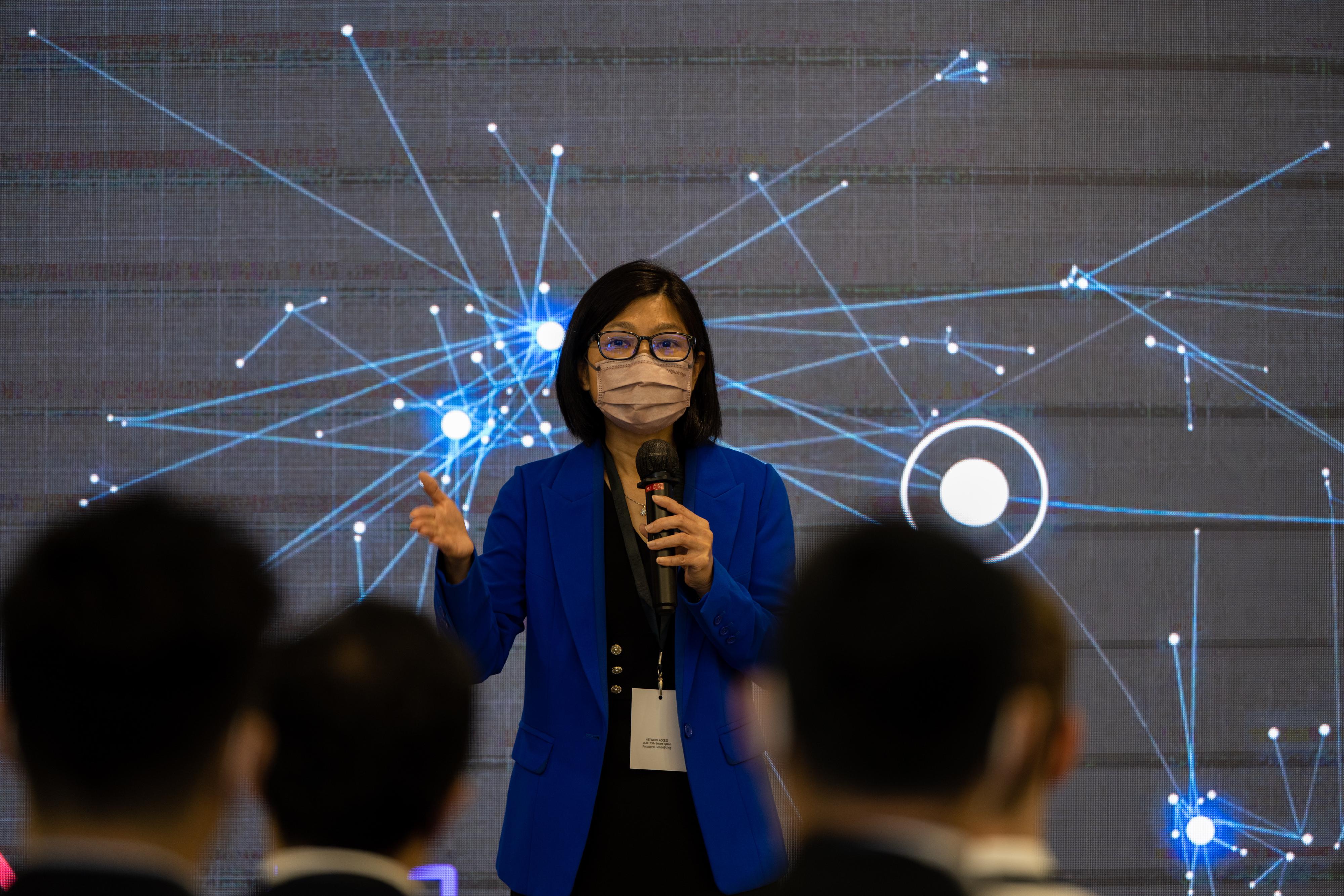 The Hong Kong Monetary Authority (HKMA) and Cyberport co-hosted the third Anti-Money Laundering Regtech Lab (AMLab 3) today (November 24), with support from Deloitte. Photo shows the Executive Director (Enforcement and AML) of the HKMA, Ms Carmen Chu, delivering remarks at the AMLab 3.