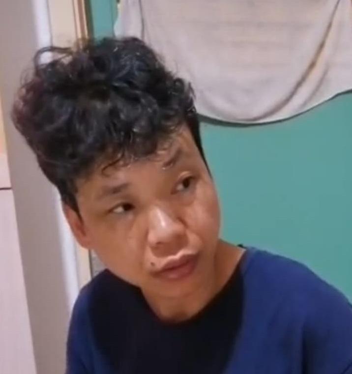 Ye Qingliu, aged 48, is about 1.6 metres tall, 50 kilograms in weight and of medium build. She has a round face with yellow complexion and short curly black hair. She was last seen wearing a grey long-sleeved shirt, a purple jacket, black trousers, pink slippers and carrying a pink handbag.