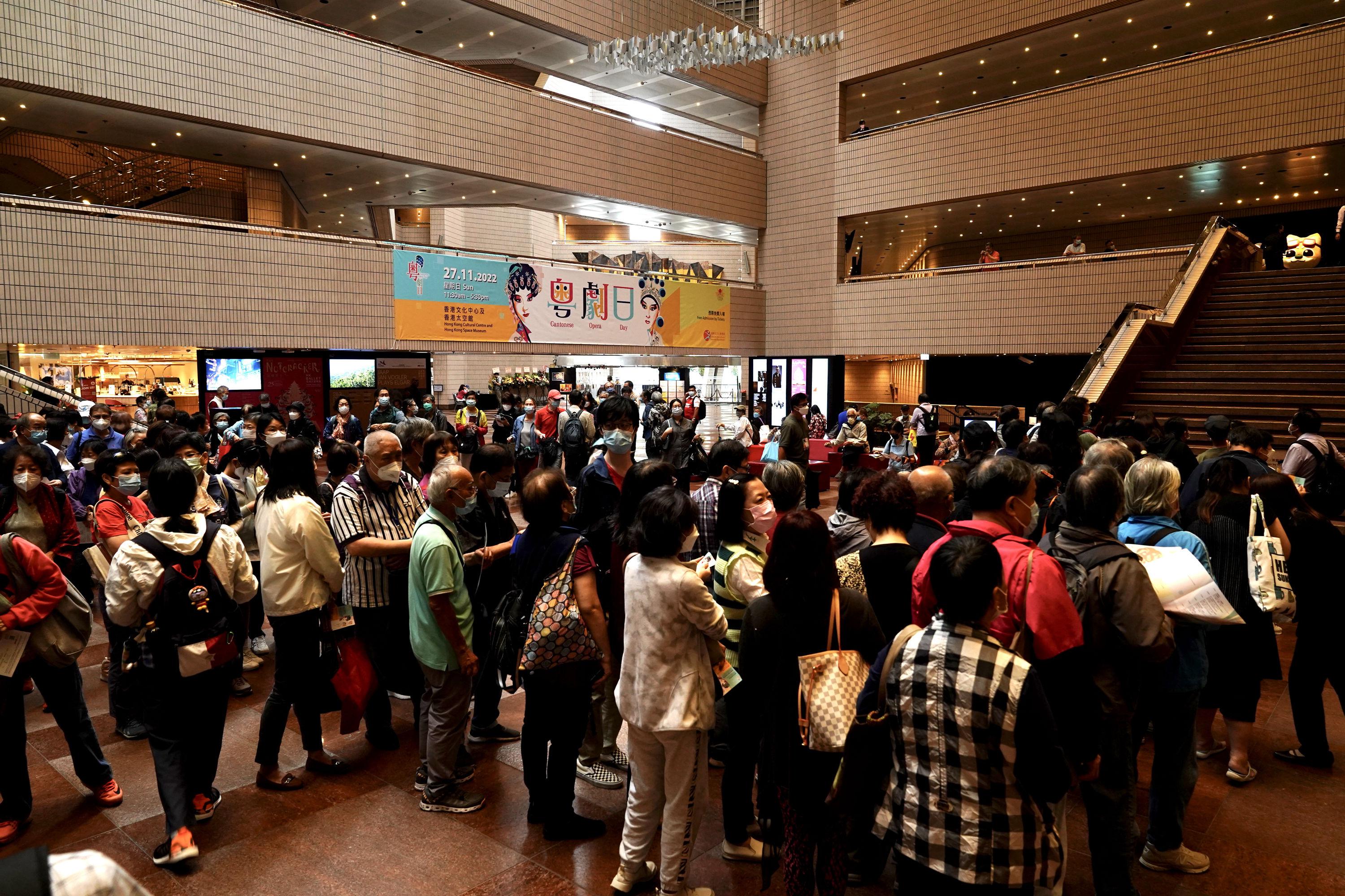 The annual Cantonese Opera Day, presented by the Leisure and Cultural Services Department, celebrated its 20th anniversary today (November 27) with an array of free activities. Photo shows visitors taking part in the activity of Cantonese Opera Day at the Hong Kong Cultural Centre.