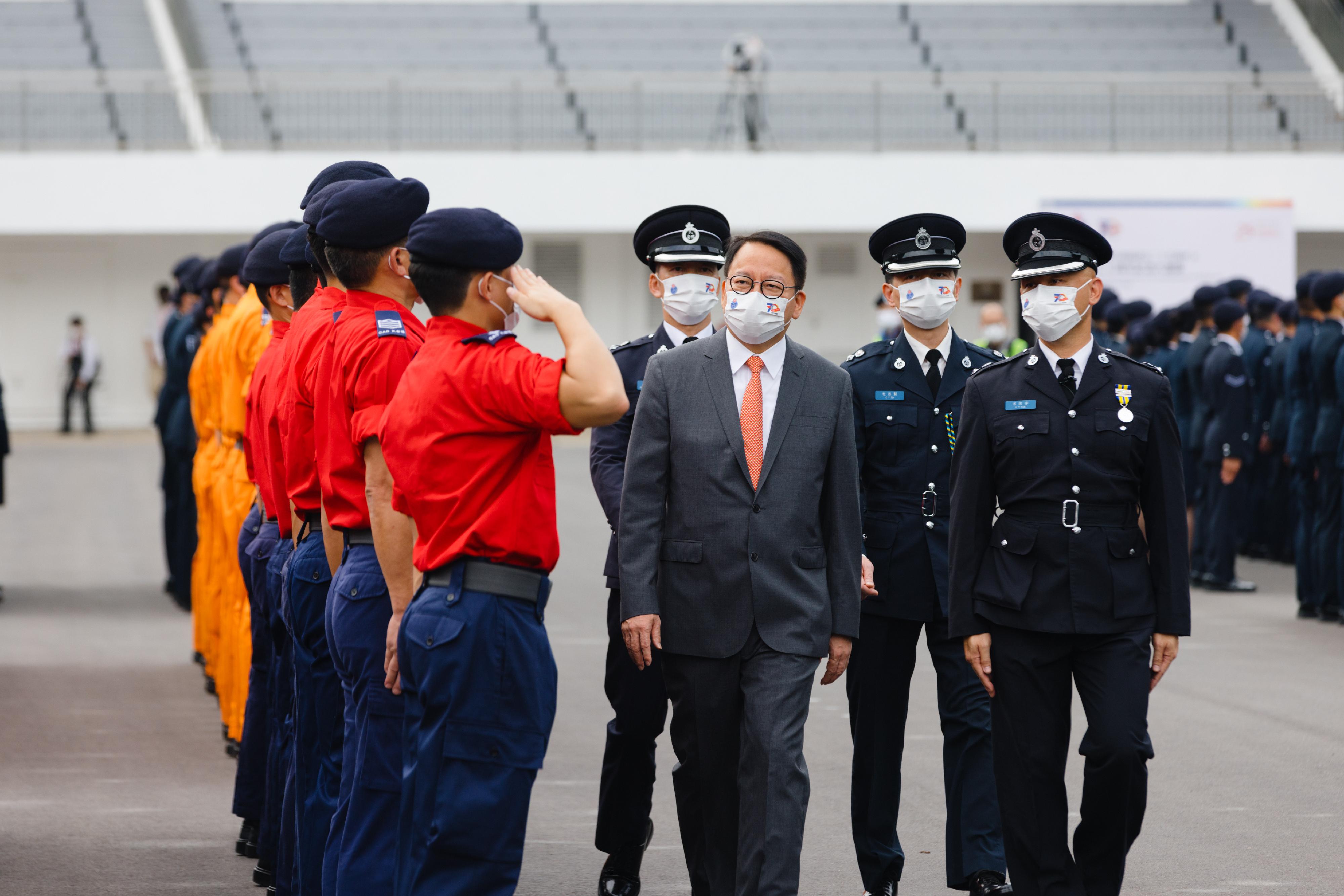 The Civil Aid Service (CAS) held the "Celebration of the 25th Anniversary of the Establishment of HKSAR and CAS 70th Anniversary Parade" today (November 27) at the Hong Kong Police College. Photo shows the Chief Secretary for Administration, Mr Chan Kwok-ki (third right), acting as the reviewing officer for the Parade.