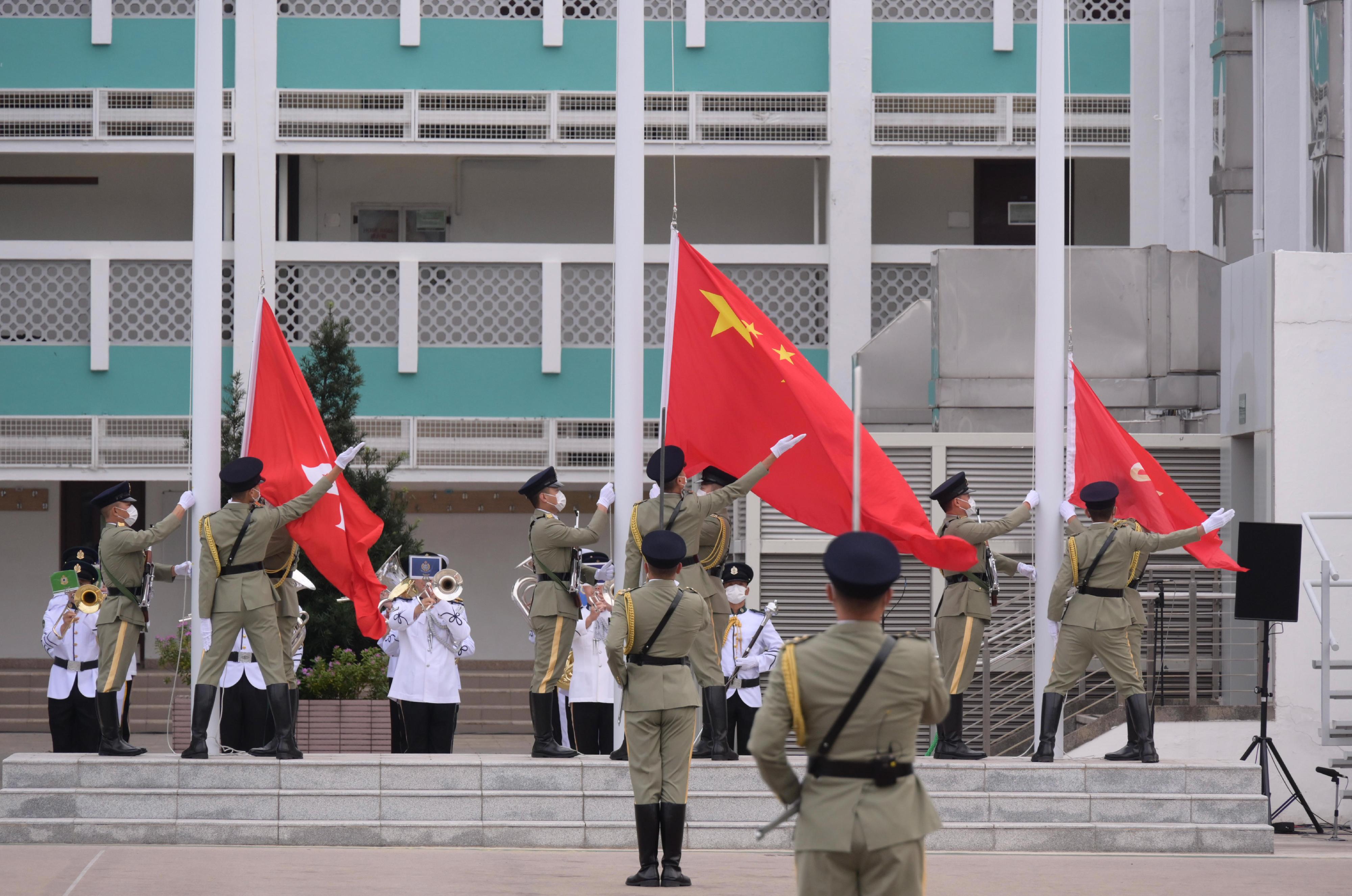 保安局今日（十二月四日）舉行憲法四十周年升旗儀式。