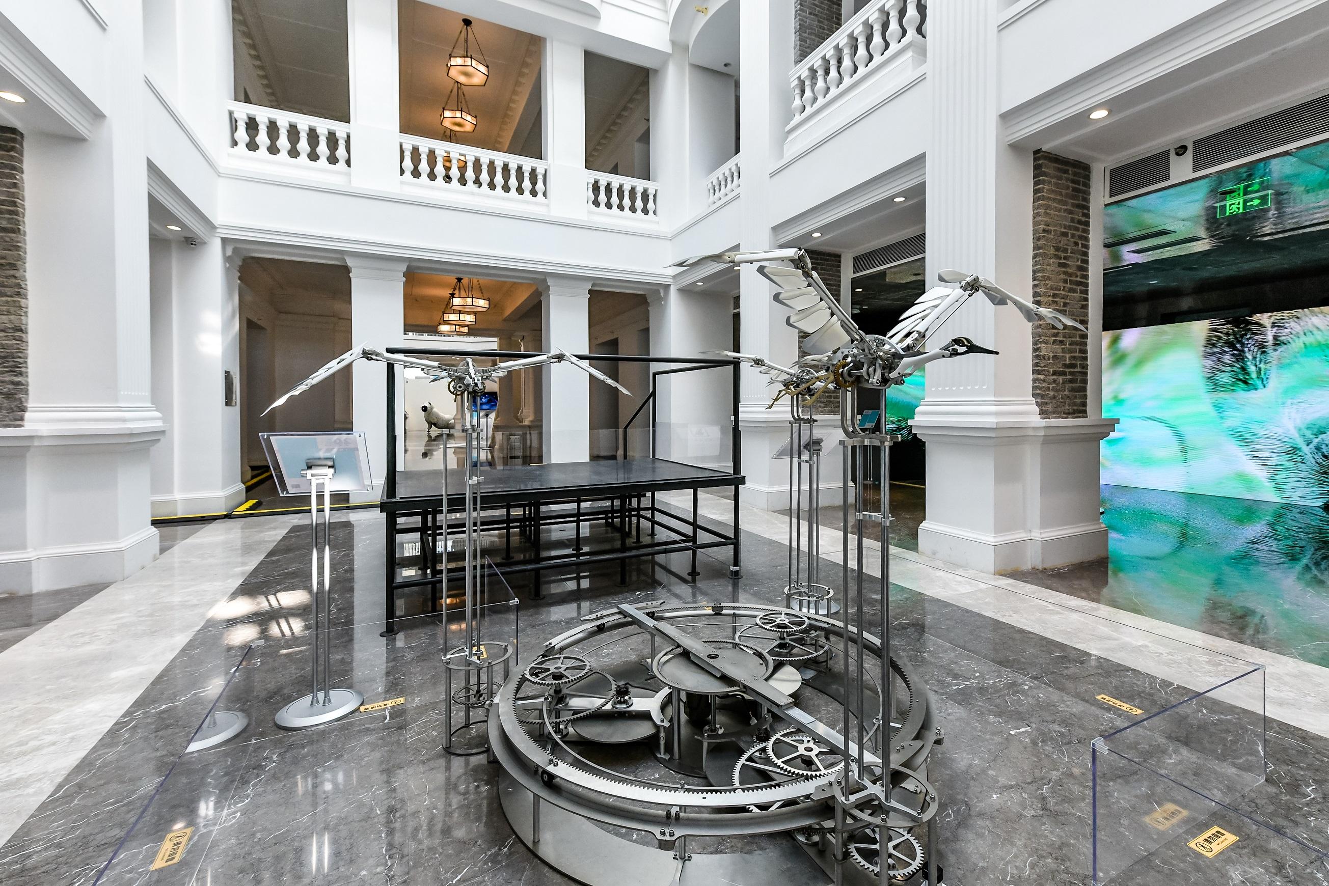 The "2022 Hong Kong-Macao Visual Art Biennale" is being held at the Beijing Quanyechang Cultural Arts Centre. Photo shows Hong Kong artist Joseph Chan's kinetic installation, "Migratory birds", a large mechanical bird installation inspired by the ecology in nature. 