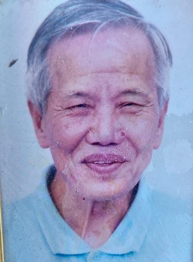 Wong Tai, aged 85, is about 1.65 metres tall, 60 kilograms in weight and of medium build. He has a round face with yellow complexion and short white hair. He was last seen wearing a brown jacket, dark-coloured trousers, dark-coloured slippers and carrying a black shoulder bag and a black umbrella. 
