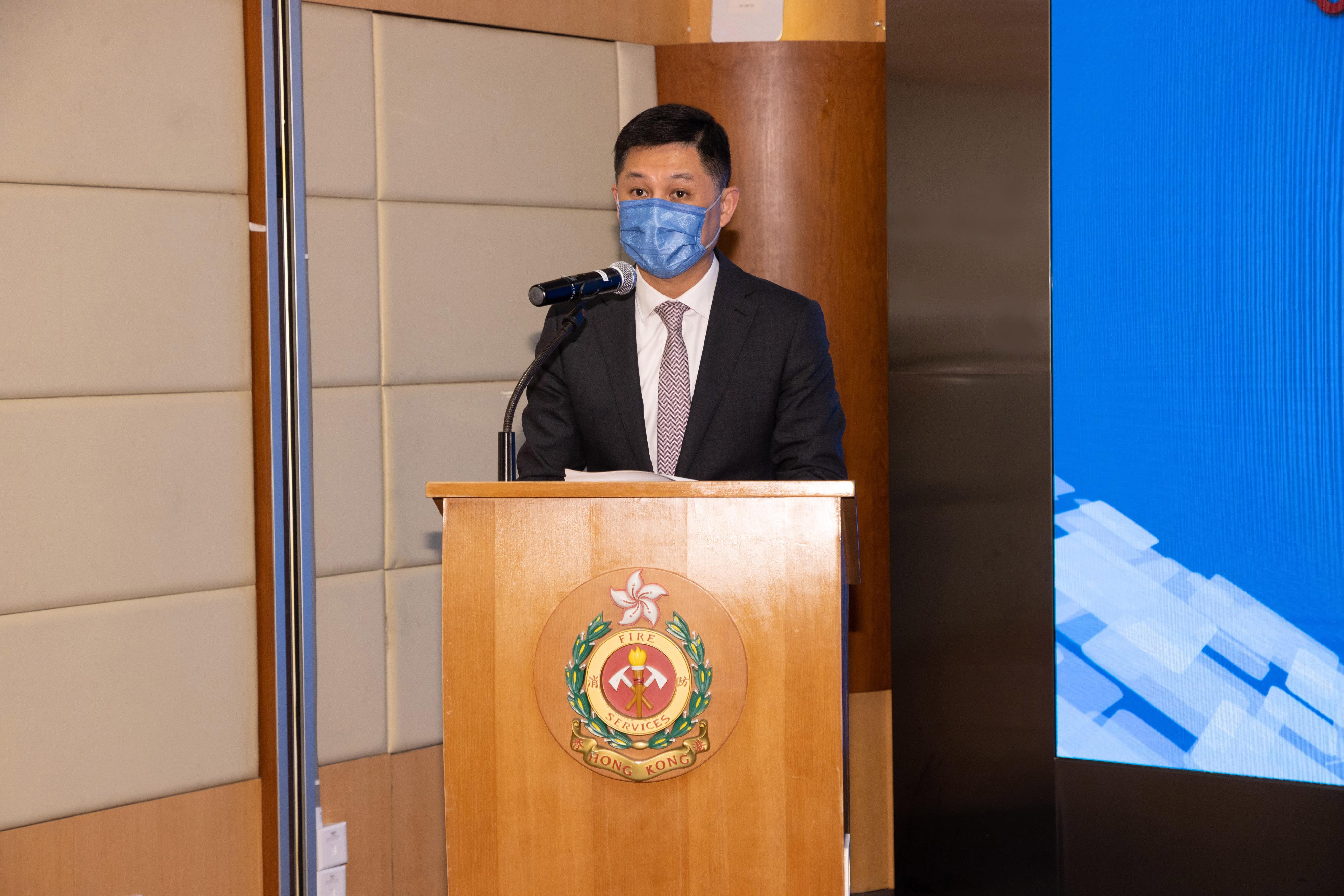 消防處與香港理工大學今日（一月四日）簽署合作備忘錄。圖示消防處處長楊恩健在簽署儀式致辭。