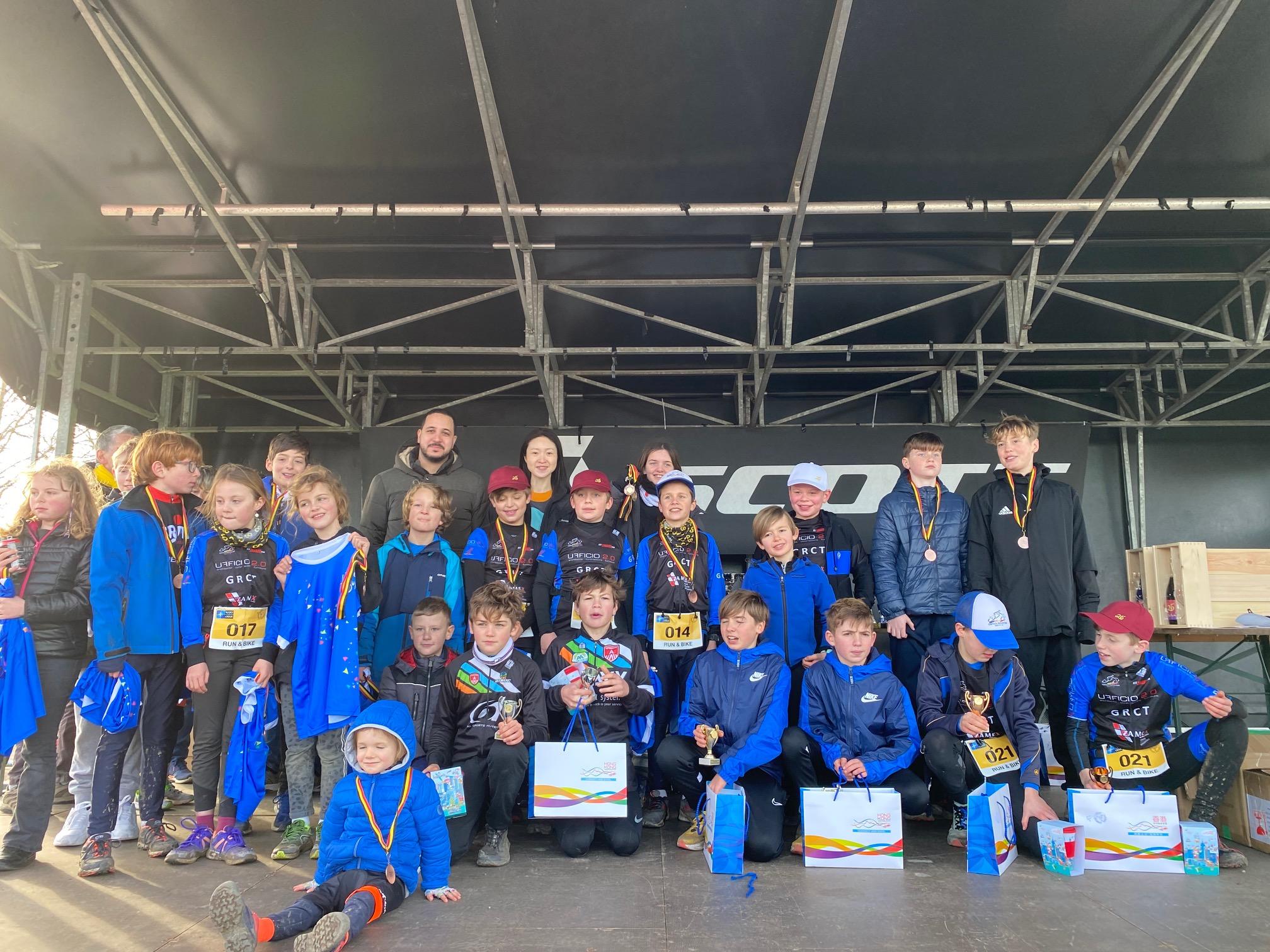 Assistant Representative of the Hong Kong Economic and Trade Office in Brussels, Miss Annie Loong (last row, second right) gave out Hong Kong souvenirs at the prize award ceremony of the 2023 Run & Bike event held in Vilvoorde, Belgium on January 7 (Brussels time).