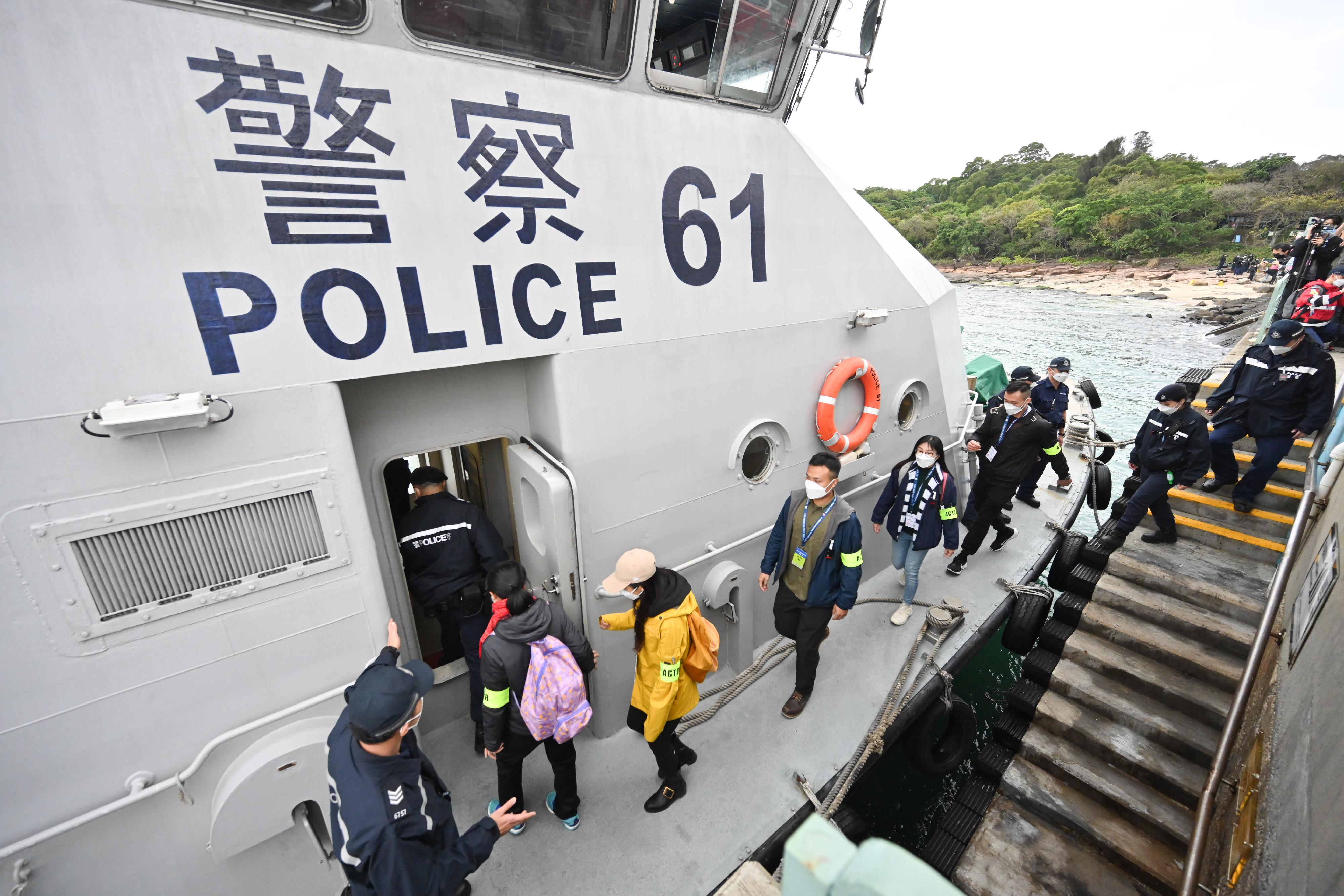 The Government conducted an inter-departmental exercise, "Checkerboard III", today (January 12). Photo shows evacuees boarding a police launch on Tung Ping Chau.