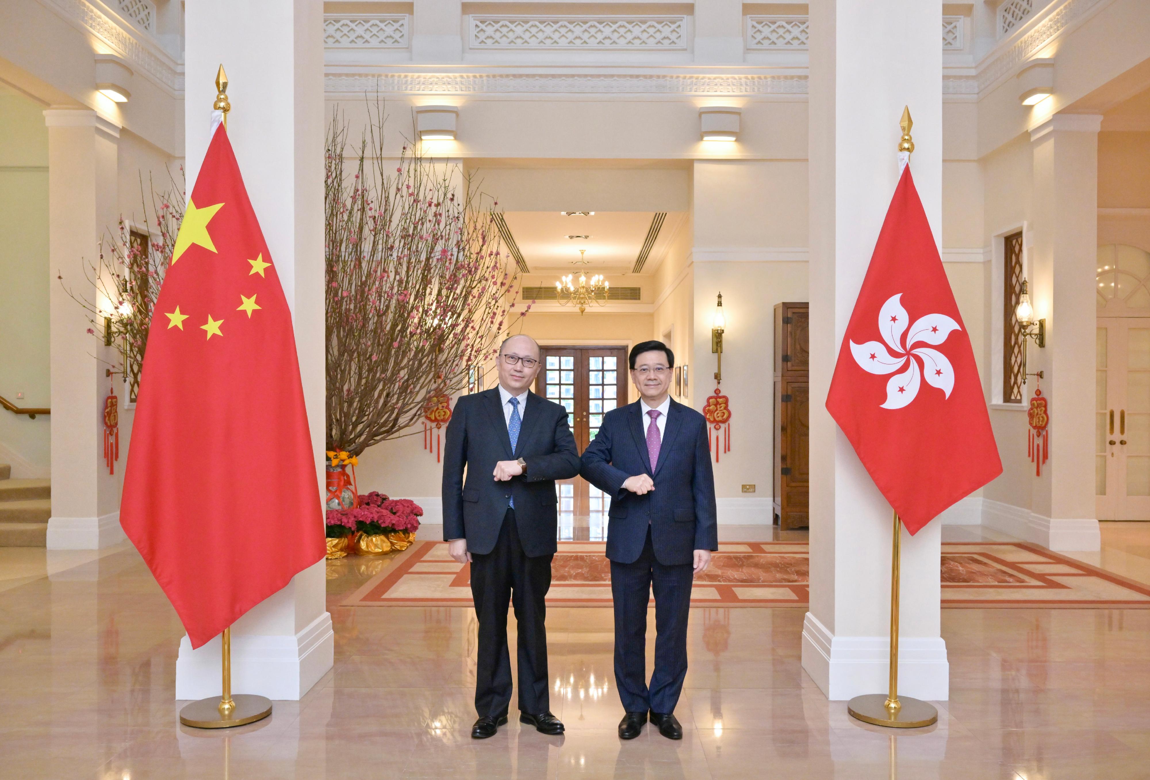 The Chief Executive, Mr John Lee (right), meets the new Director of the Liaison Office of the Central People's Government in the Hong Kong Special Administrative Region, Mr Zheng Yanxiong (left), at Government House today (January 17).