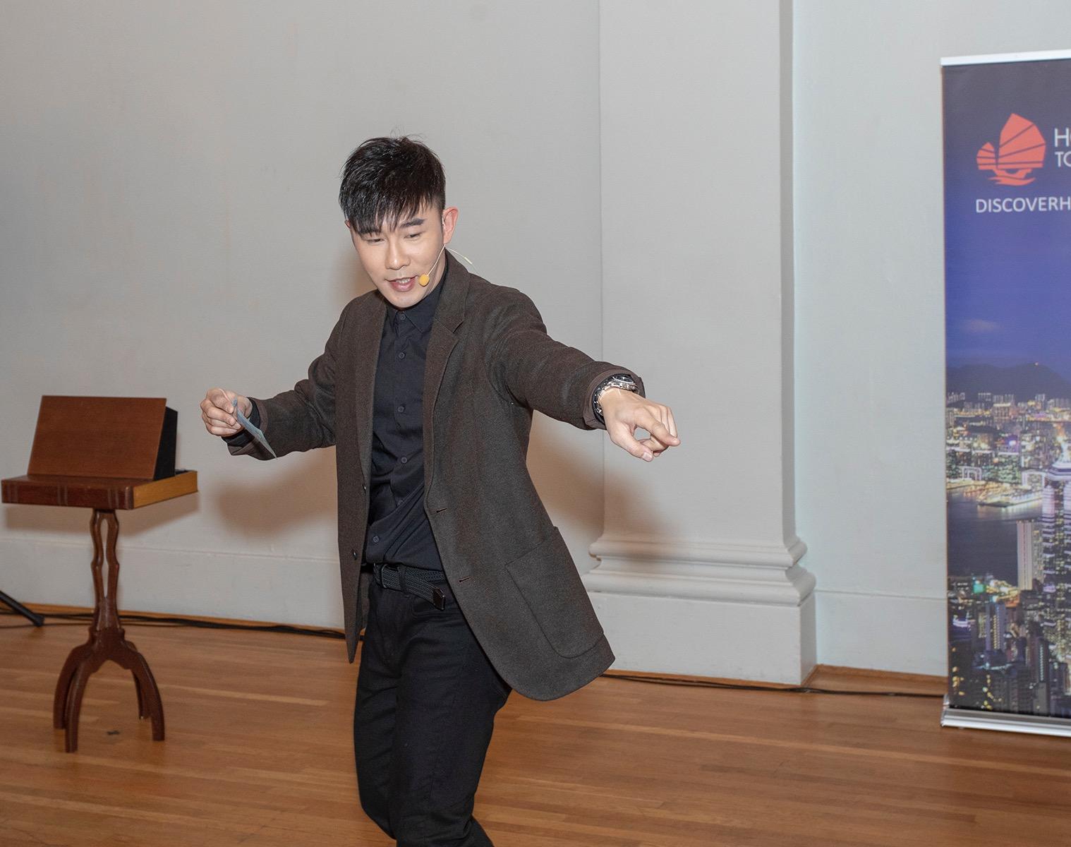 Hong Kong magician Louis Yan performs at the Lunar New Year reception hosted by the Hong Kong Economic and Trade Office, Toronto and the Hong Kong Tourism Board (Canada) in Vancouver today (January 24, Vancouver time).