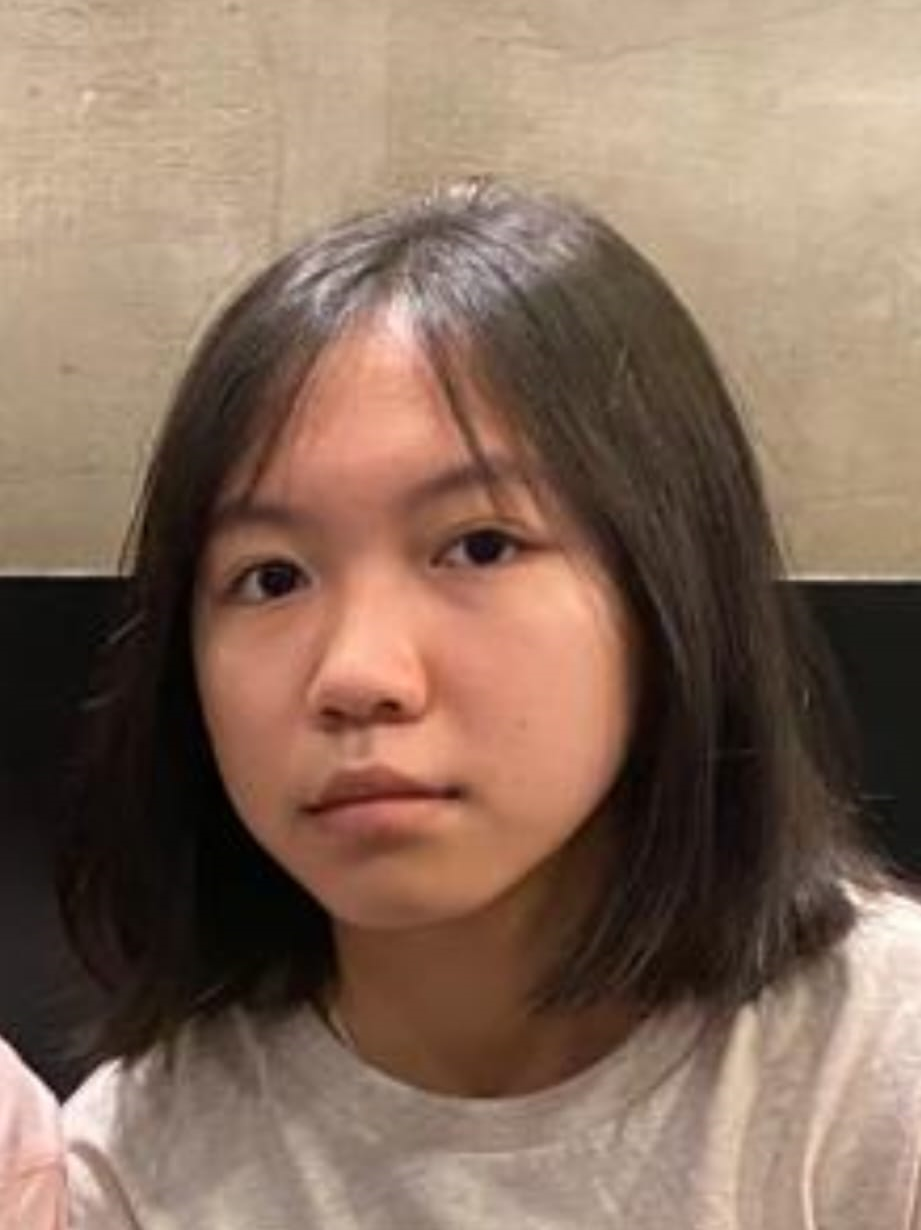 To Ching-yu, aged 16, is about 1.6 metres tall, 50 kilograms in weight and of thin build. She has a round face with yellow complexion and long black hair. She was last seen wearing a black sweater, black pants and white shoes.