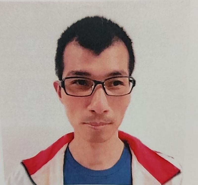 Wong Po-loi, aged 45, is about 1.72 metres tall, 60 kilograms in weight and of thin build. He has a long face with yellow complexion and short black hair. He was last seen wearing a green jacket, black trousers, light-coloured sports shoes and carrying a black backpack. 