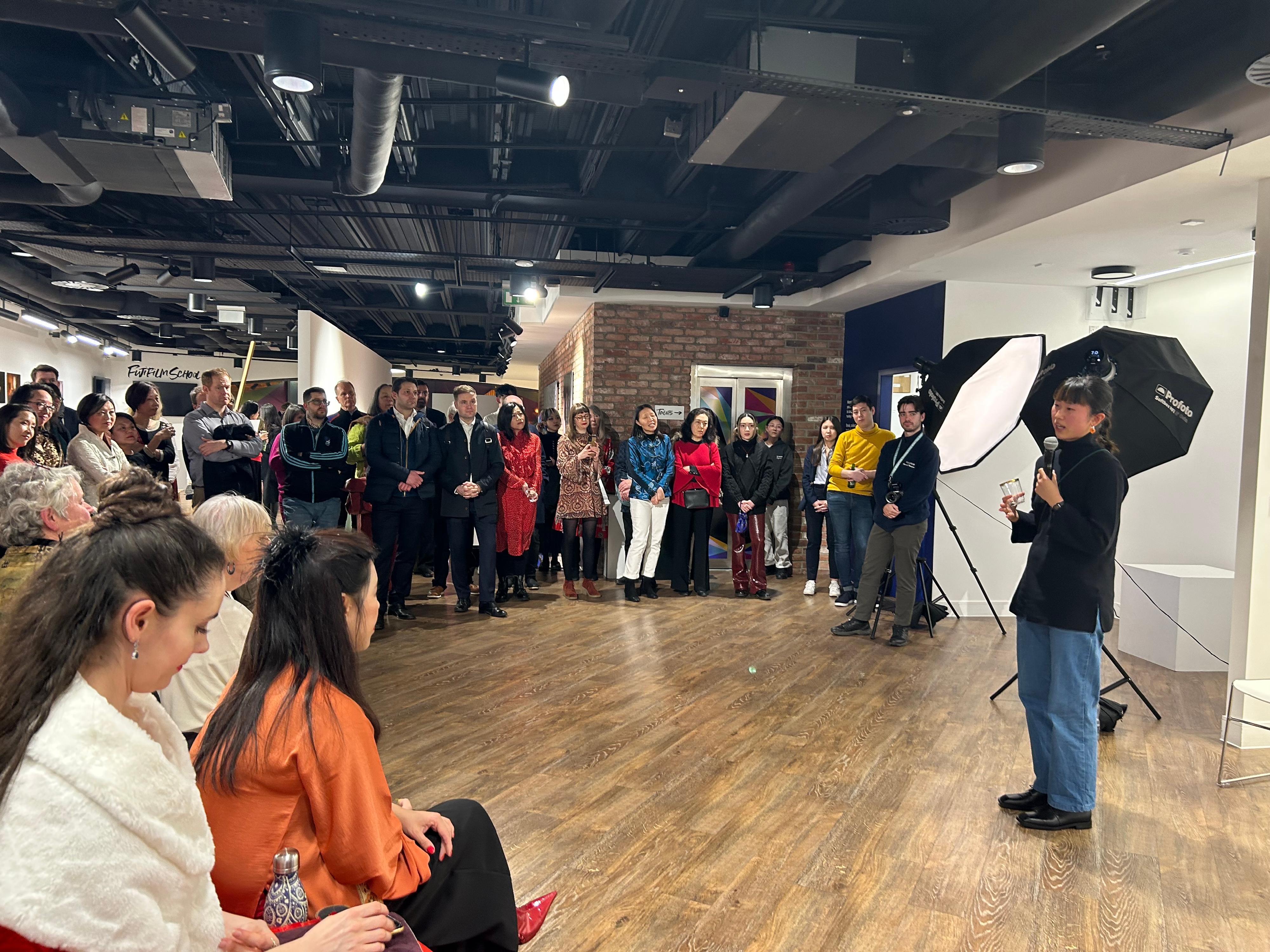 The Hong Kong Economic and Trade Office, London supported the Global SinoPhoto Awards 2023 exhibition at the FUJIFILM House of Photography in London from January 18 to February 10. Photo shows Hong Kong photographer Miss Fion Hung Ching-yan at a sharing session of the exhibition.