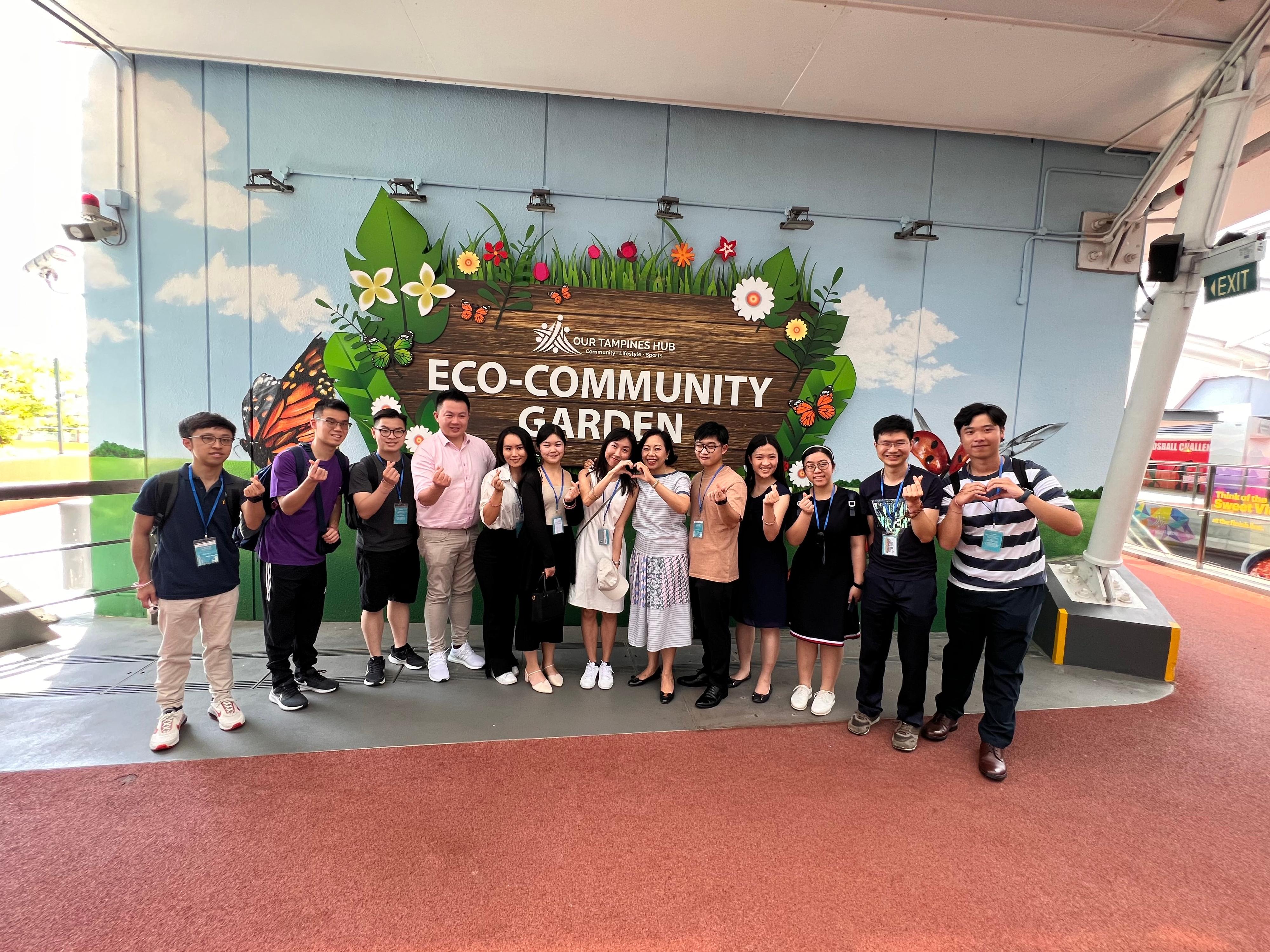 The Secretary for Home and Youth Affairs, Miss Alice Mak (sixth right), today (February 18) visited Our Tampines Hub, a community and leisure complex in Singapore, and was pictured with the Vice-Chairman of the Youth Development Commission, Mr Kenneth Leung (fourth left), and the YDC Youth Ambassadors at the complex.