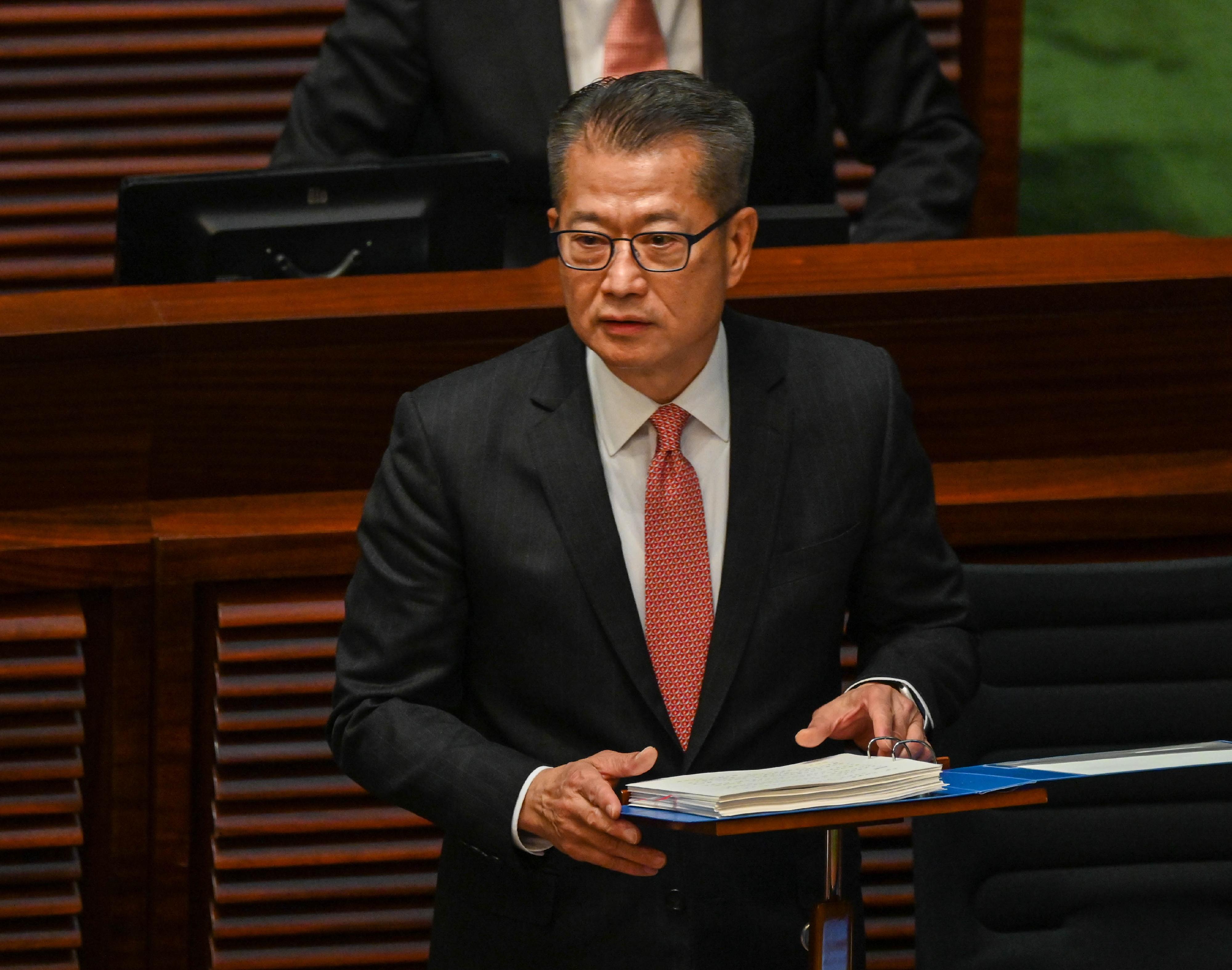 財政司司長陳茂波今日（二月二十二日）在立法會宣讀二零二三至二四年度《財政預算案》。