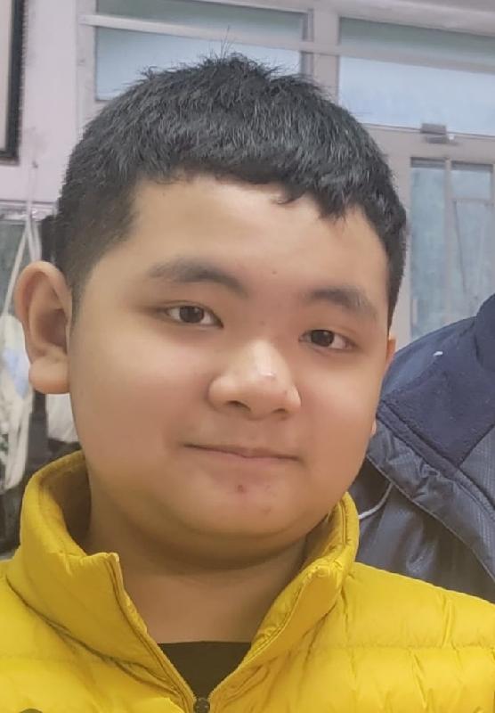 Ngan Chung-him is about 1.65 metres tall, 60 kilograms in weight and of fat build. He has a round face with yellow complexion and short black hair. He was last seen wearing a black jacket, dark green trousers, black sport shoes and carrying a black shoulder bag.

