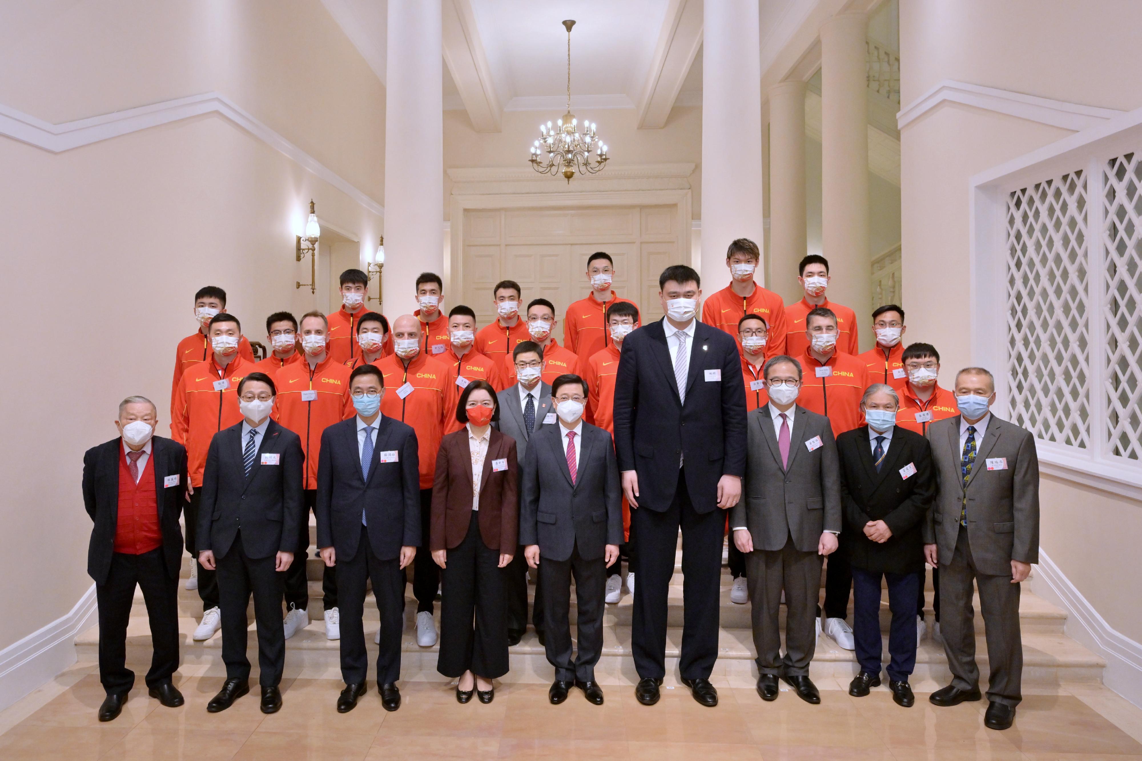 The Chief Executive, Mr John Lee, today (February 26) hosted a dinner at Government House in welcoming the national men's basketball team playing home matches in Hong Kong. Photo shows Mr Lee (front row, centre); Deputy Director of the Liaison Office of the Central People's Government in the Hong Kong Special Administrative Region Ms Lu Xinning (front row, fourth left); the President of the China Basketball Association and the Manager of Team China, Mr Yao Ming (front row, fourth right); the Secretary for Culture, Sports and Tourism, Mr Kevin Yeung (front row, third left); the Permanent Secretary for Culture, Sports and Tourism, Mr Joe Wong (front row, third right); the Director of Leisure and Cultural Services, Mr Vincent Liu (front row, second left); and other guests.