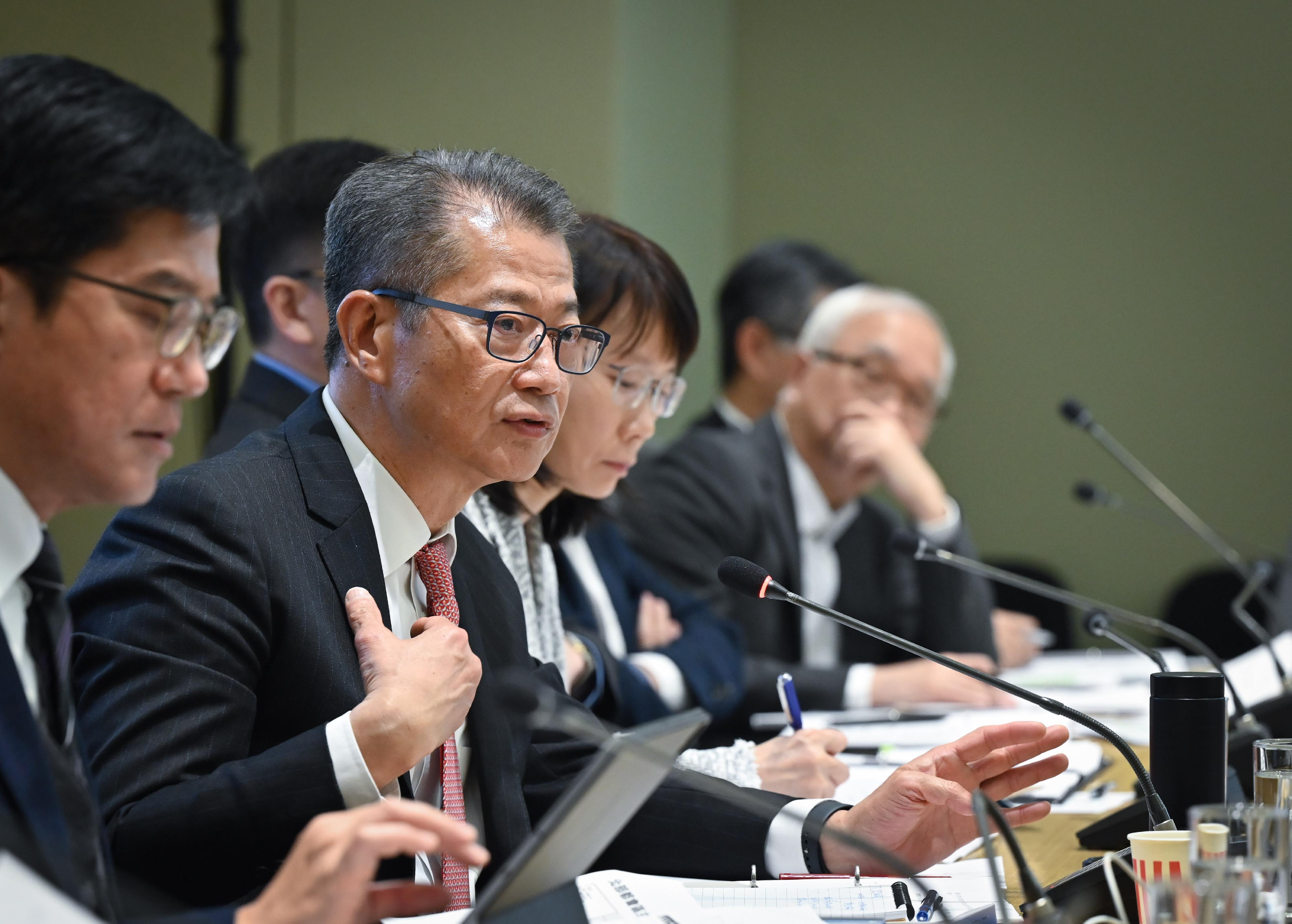 財政司司長陳茂波今日（三月一日）在首次舉行的北部都會區諮詢委員會會議上發言。