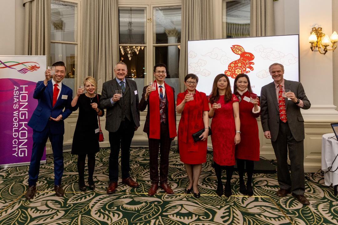 The Hong Kong Economic and Trade Office, London (London ETO) hosted a reception in Edinburgh, the United Kingdom, on February 27 (London time) for celebrating the Year of the Rabbit. Photo shows (from left) the Regional General Manager Europe of Cathay Pacific Airways Limited, Mr Kinto Chan; the Director, UK and Northern Europe of the Hong Kong Tourism Board, Ms Dawn Page; the Head of Business and Talent Attraction/Investment Promotion of the London ETO, Mr Andrew Davis; the Director-General of the London ETO, Mr Gilford Law; the Acting Consul General of the People’s Republic of China in Edinburgh, Ms Hou Danna; Deputy Director-General of the London ETO Miss Josephine Tsang; the Director of the UK, Nordics and Ireland of the Hong Kong Trade Development Council, Ms Daisy Ip; the Commercial Director (Industrial) of China-Britain Business Council, Mr James Brodie, toasting at the reception.